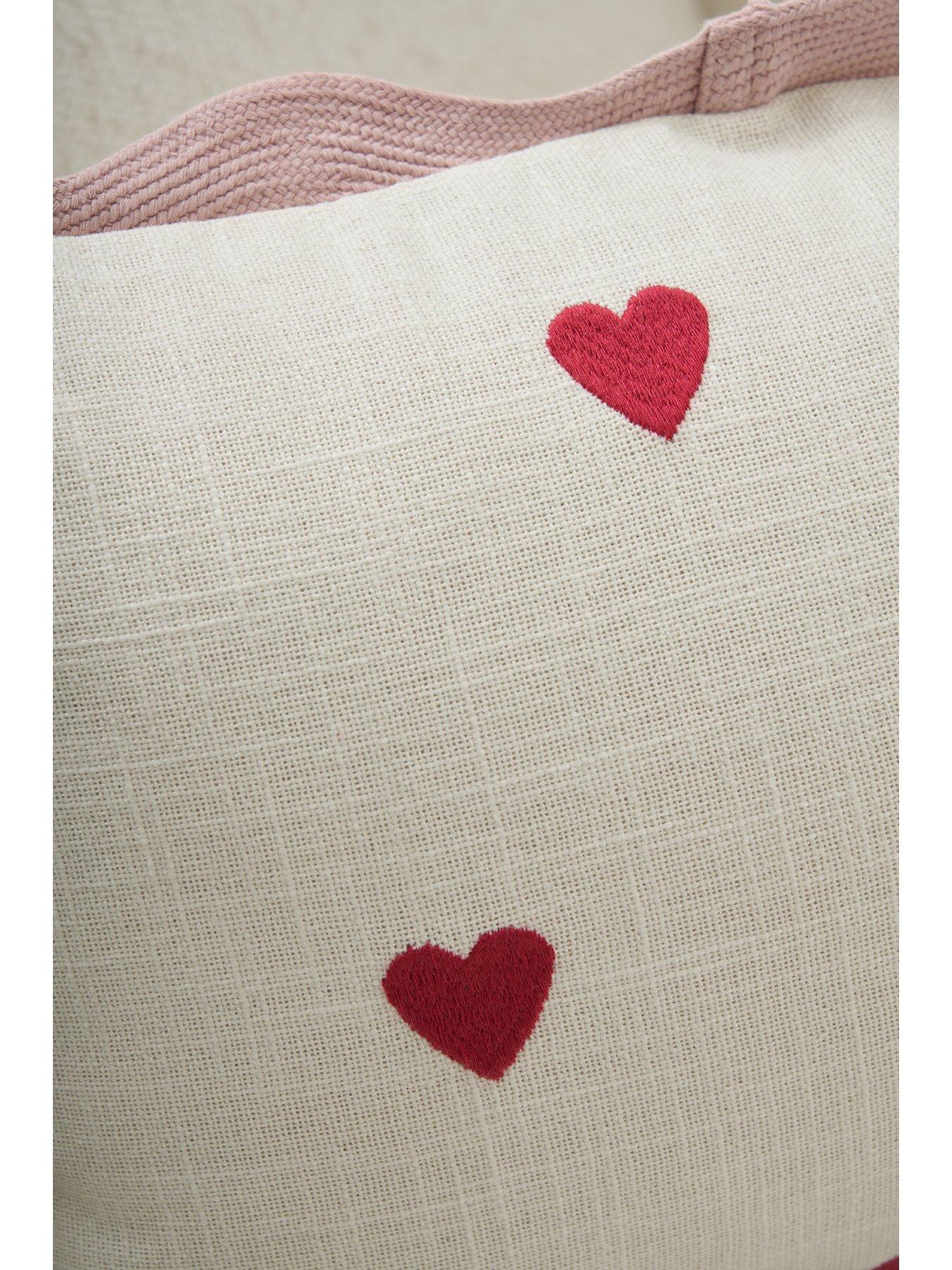 the-very-collection-valentines-heart-cushionoutfit