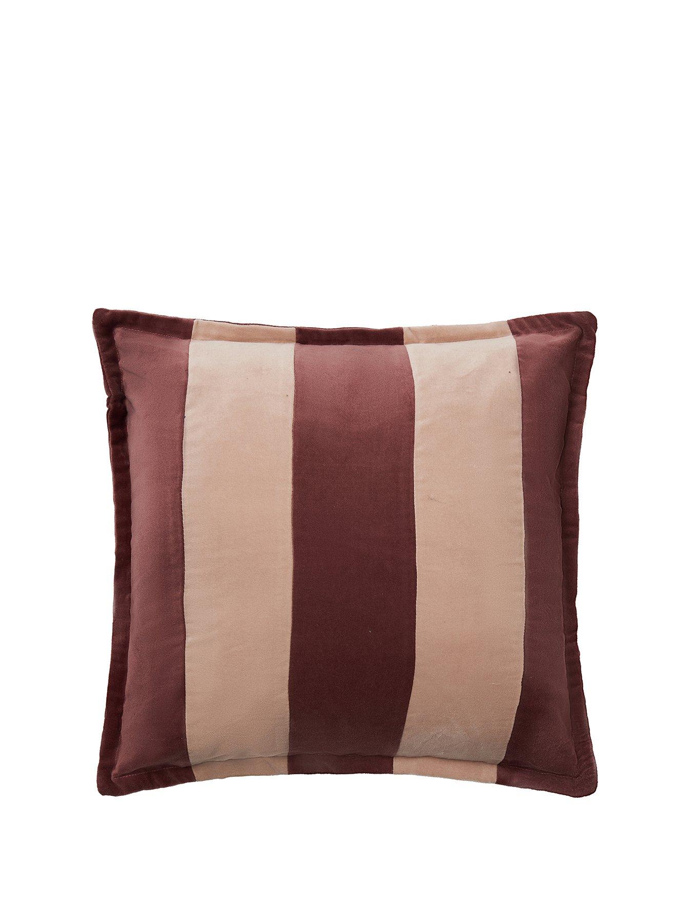 the-very-collection-velvet-stripe-cushionstillFront