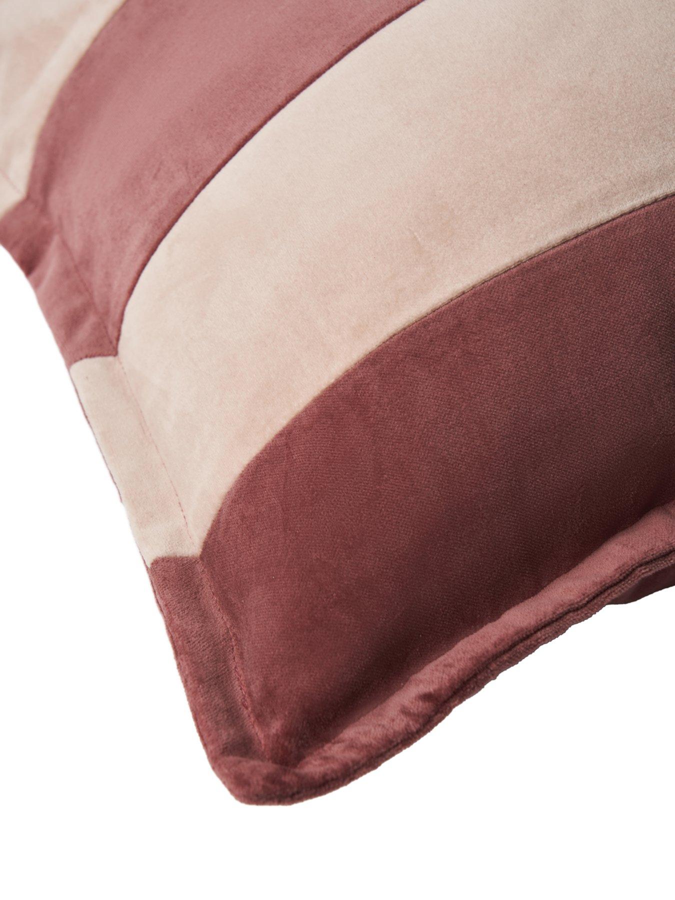 the-very-collection-velvet-stripe-cushiondetail