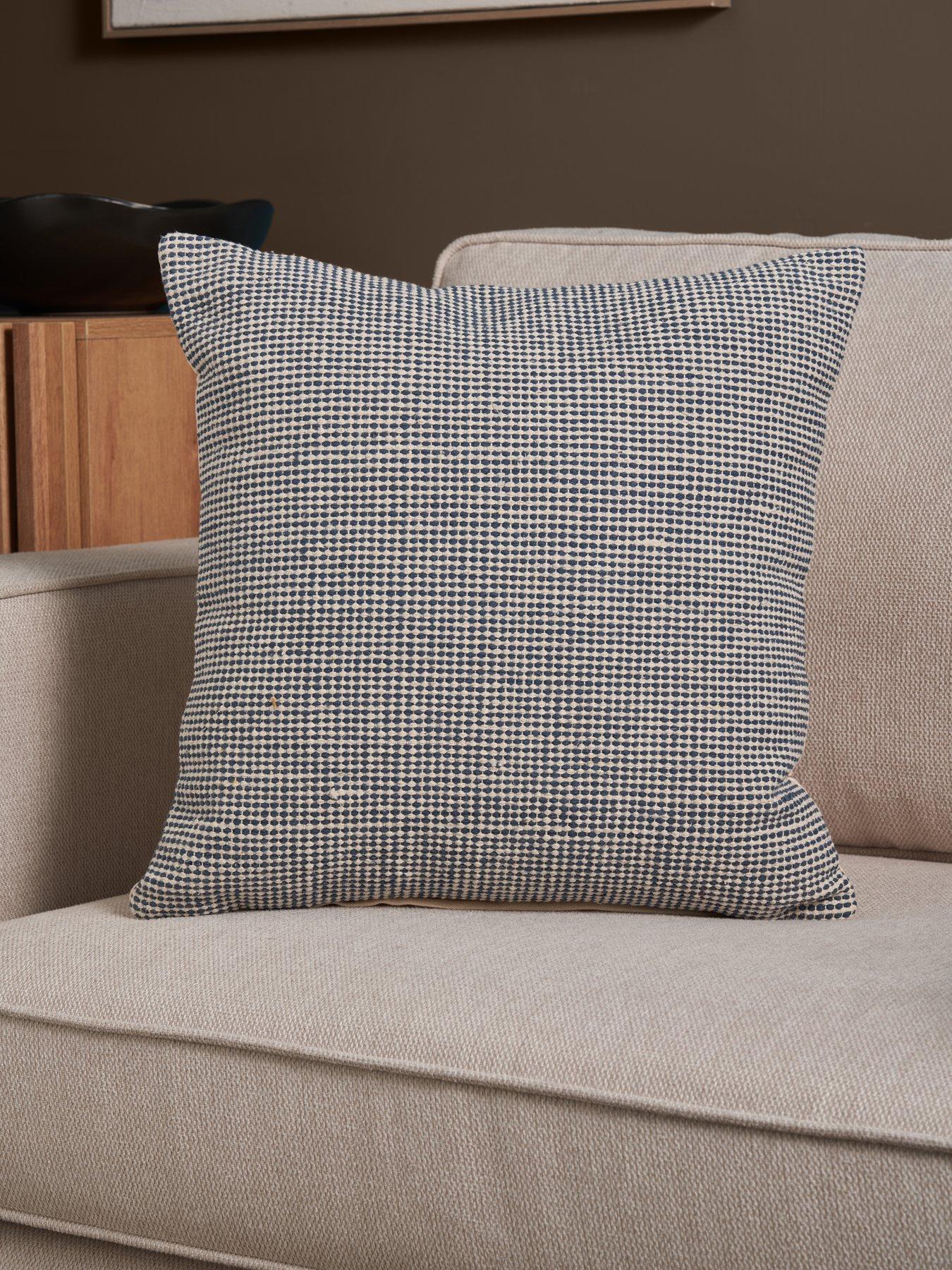 the-very-collection-zen-woven-dot-cushionfront