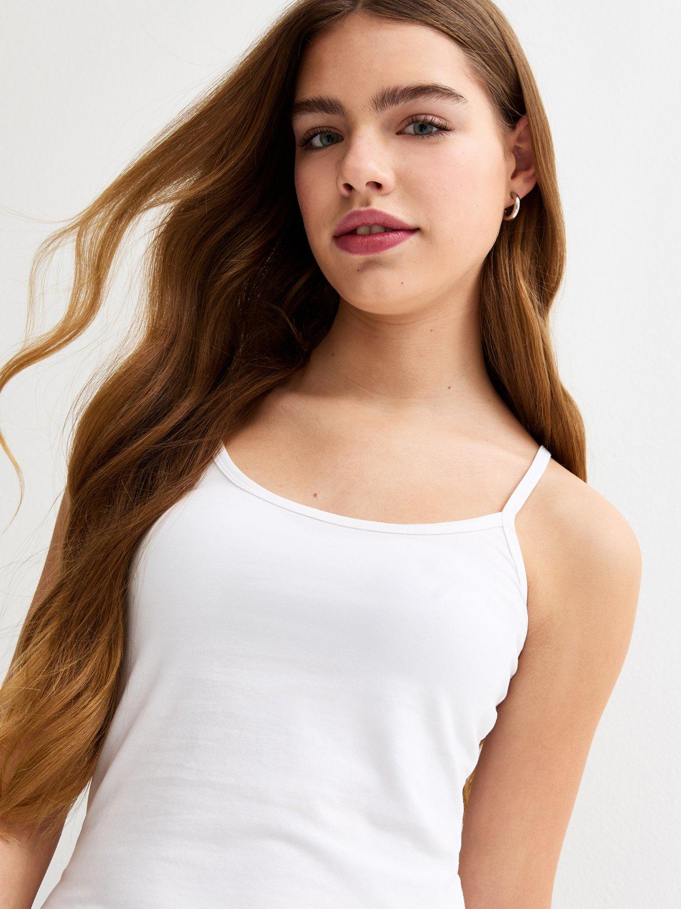 new-look-915-scoop-cami-vest-whiteoutfit
