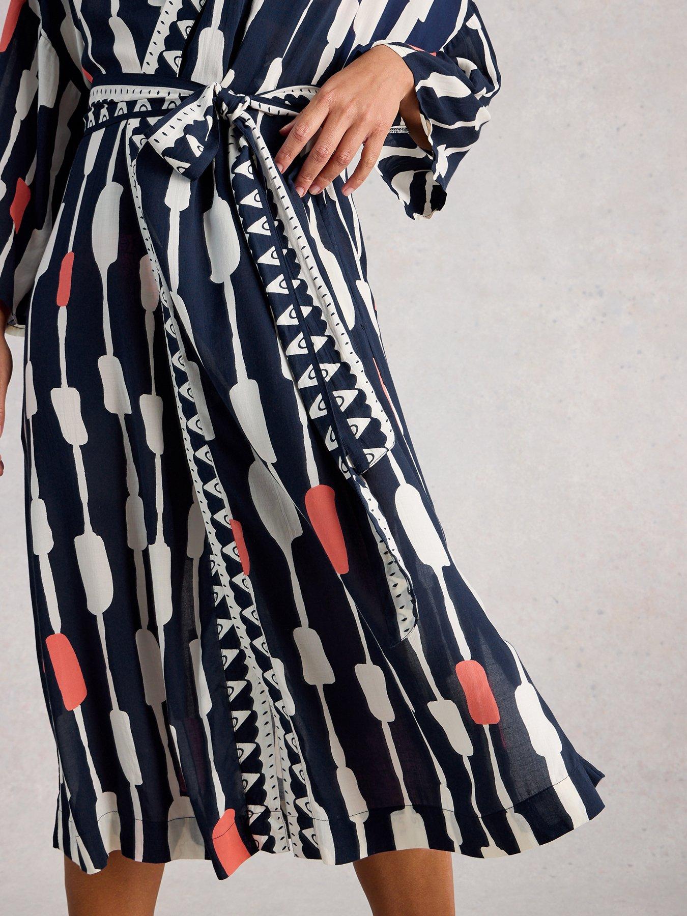 white-stuff-poppy-cover-up-kimono-navyoutfit