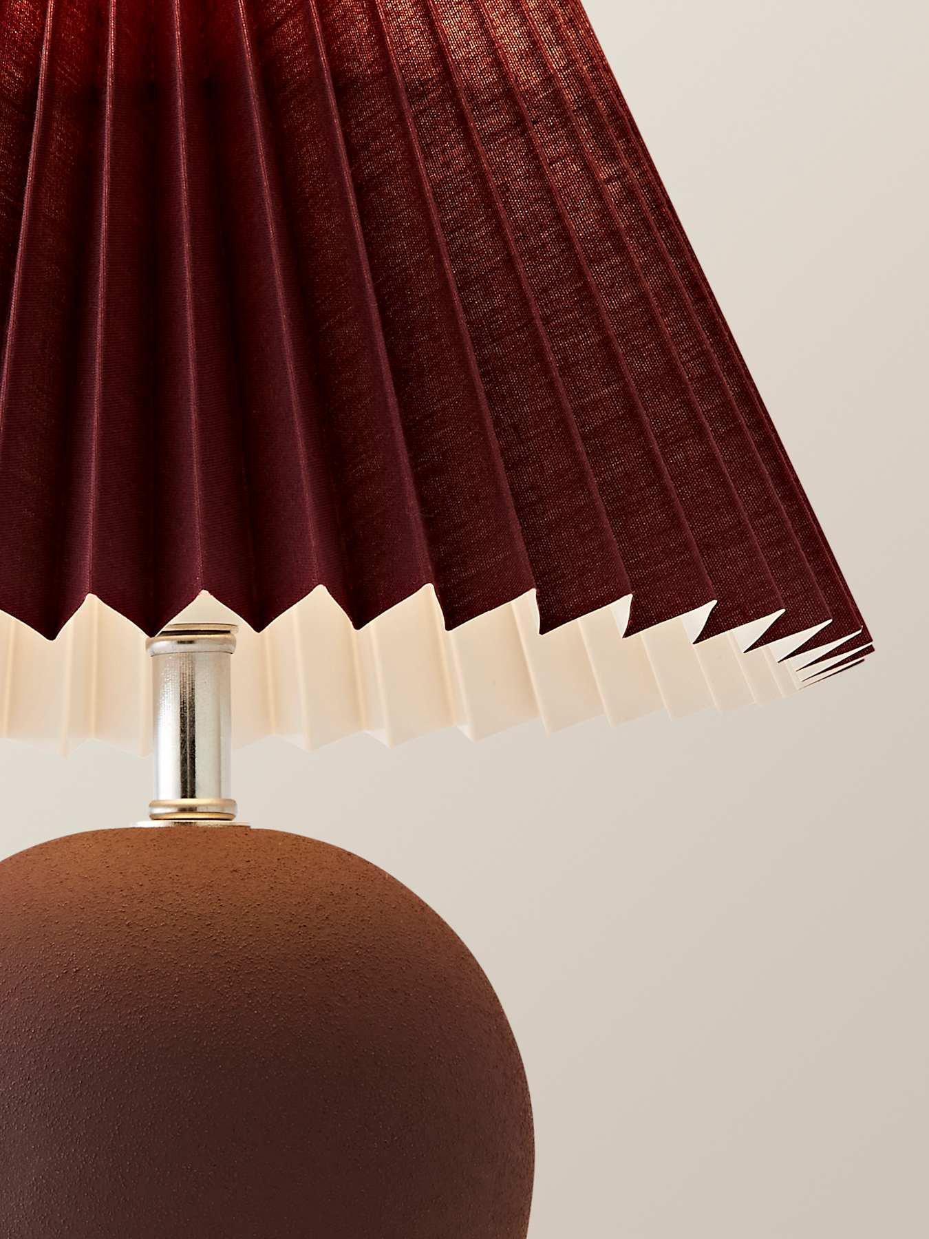 valuelights-beattie-burgundy-origami-table-lampoutfit