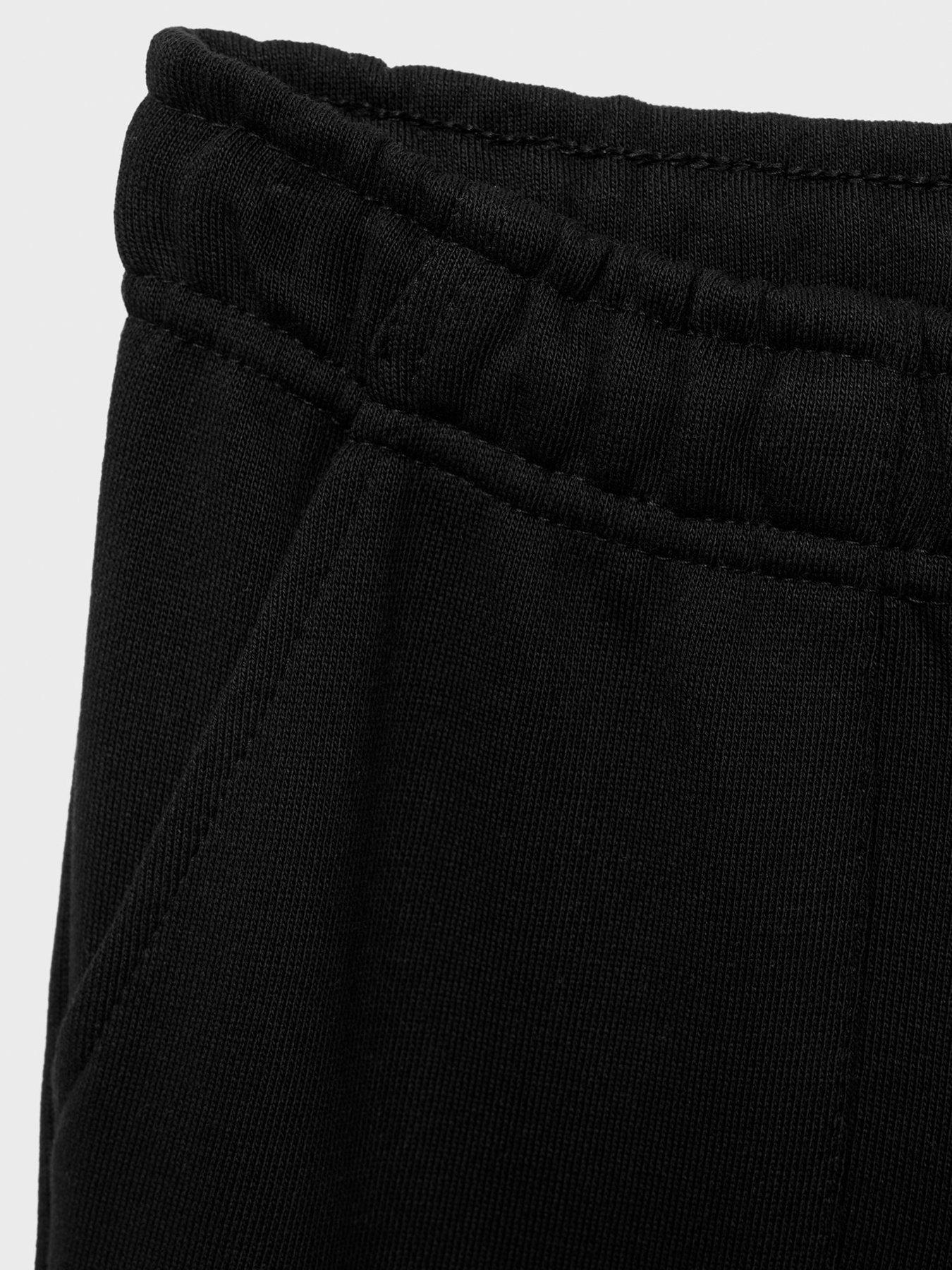 mango-girls-wide-leg-cargo-joggers-blackoutfit