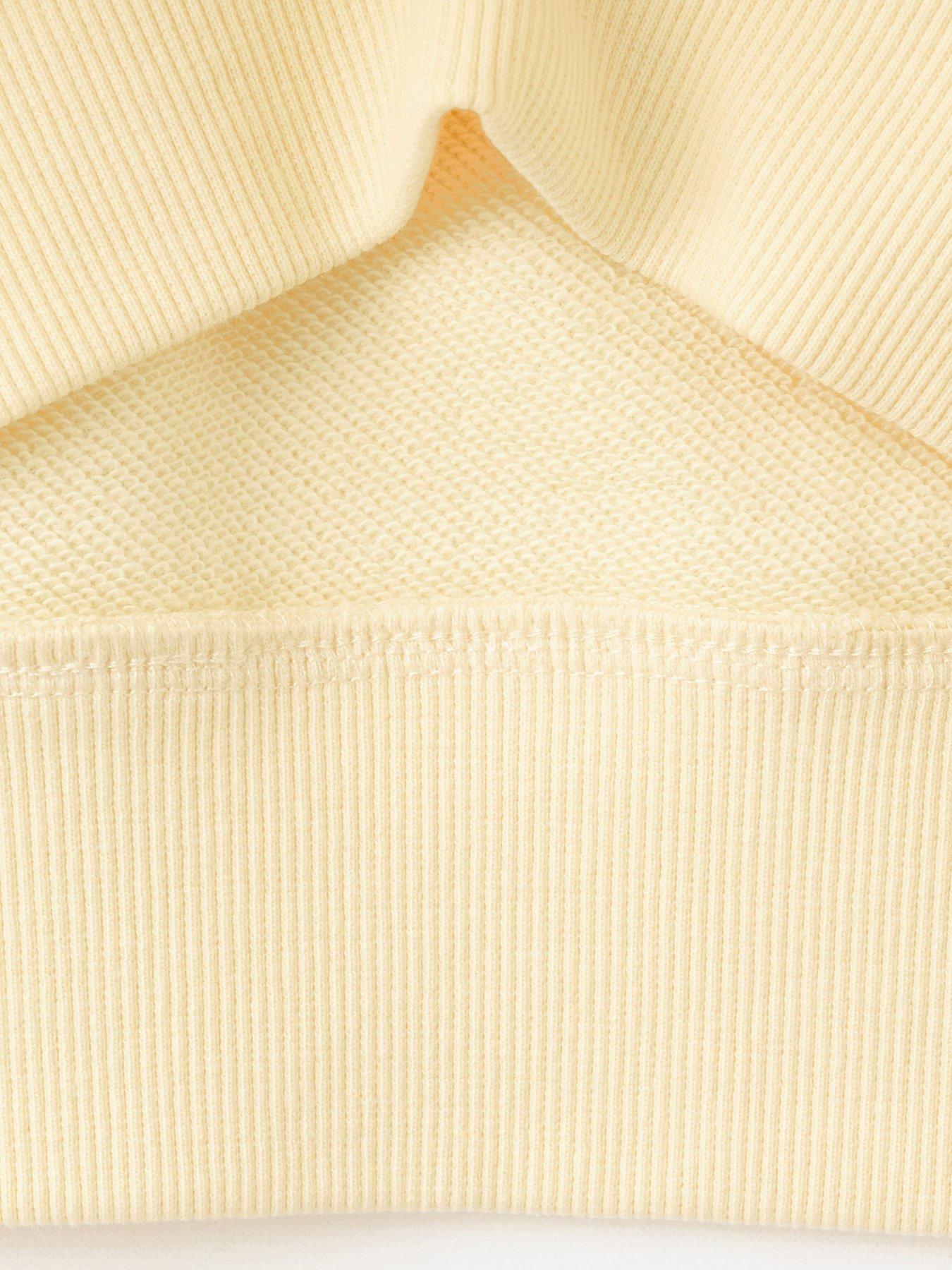 mango-girls-too-cool-graphic-sweatshirt-light-yellowoutfit