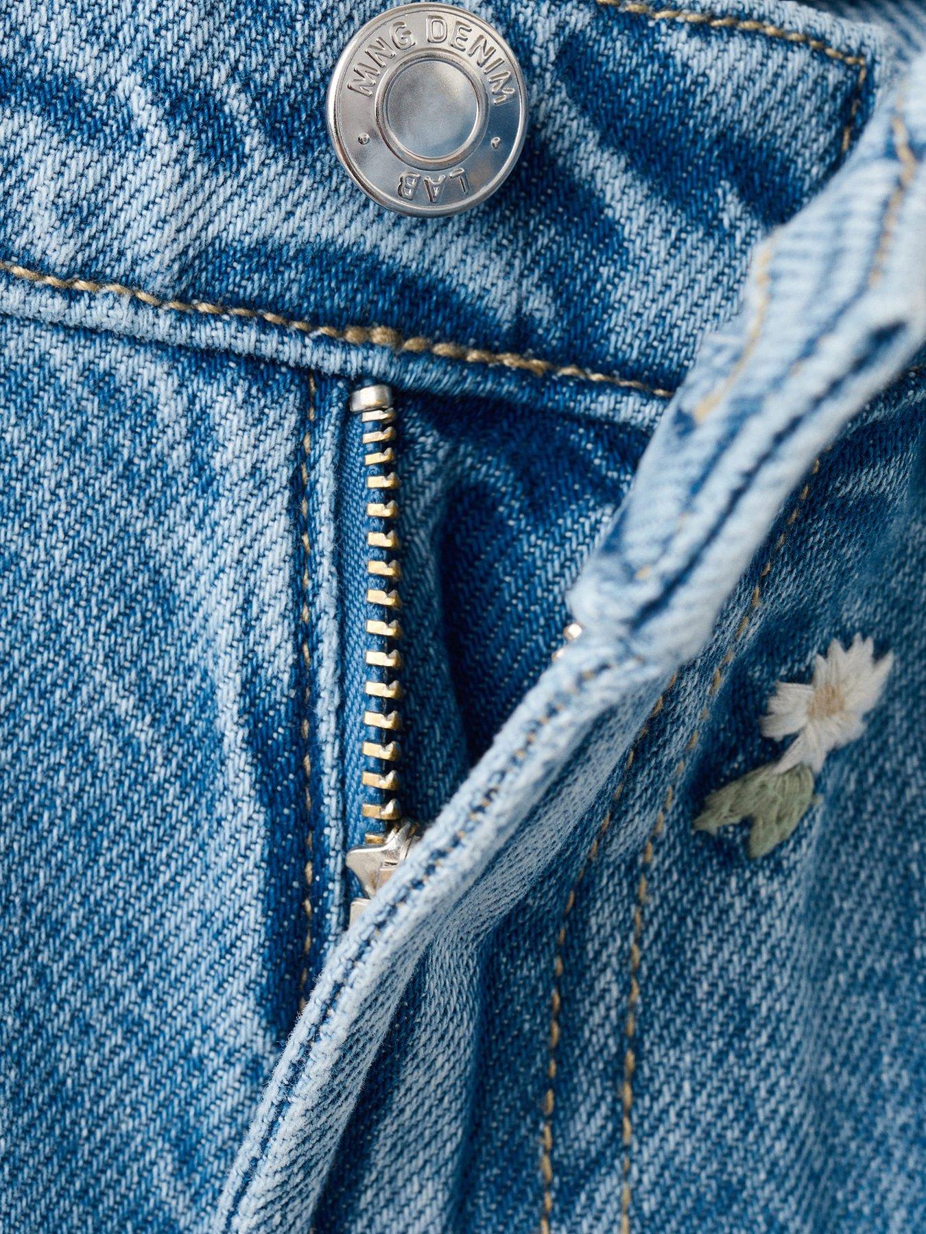 mango-girls-daisy-embroidered-jeans-blueoutfit