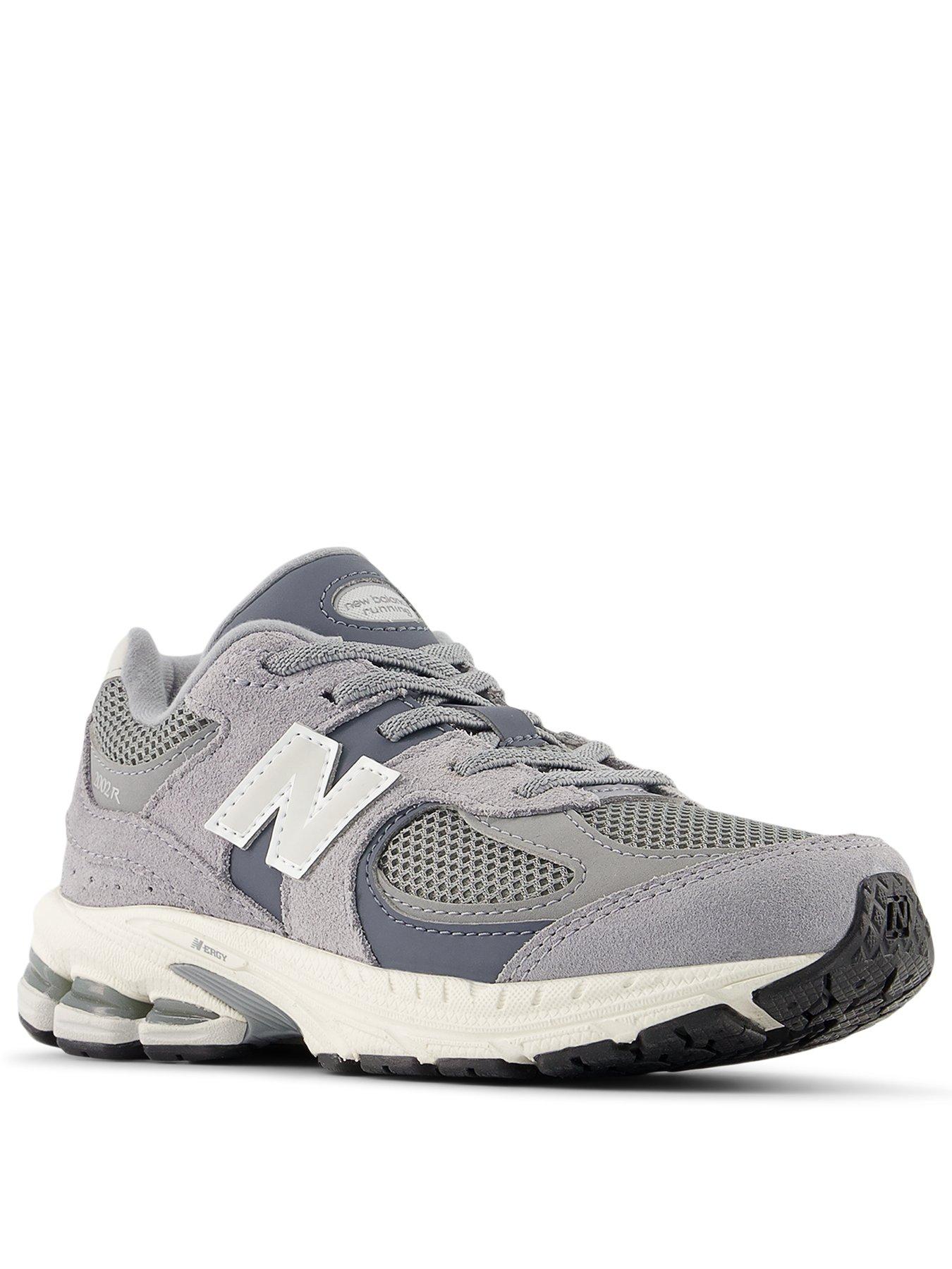 new-balance-kids-2002-trainer-greystillFront
