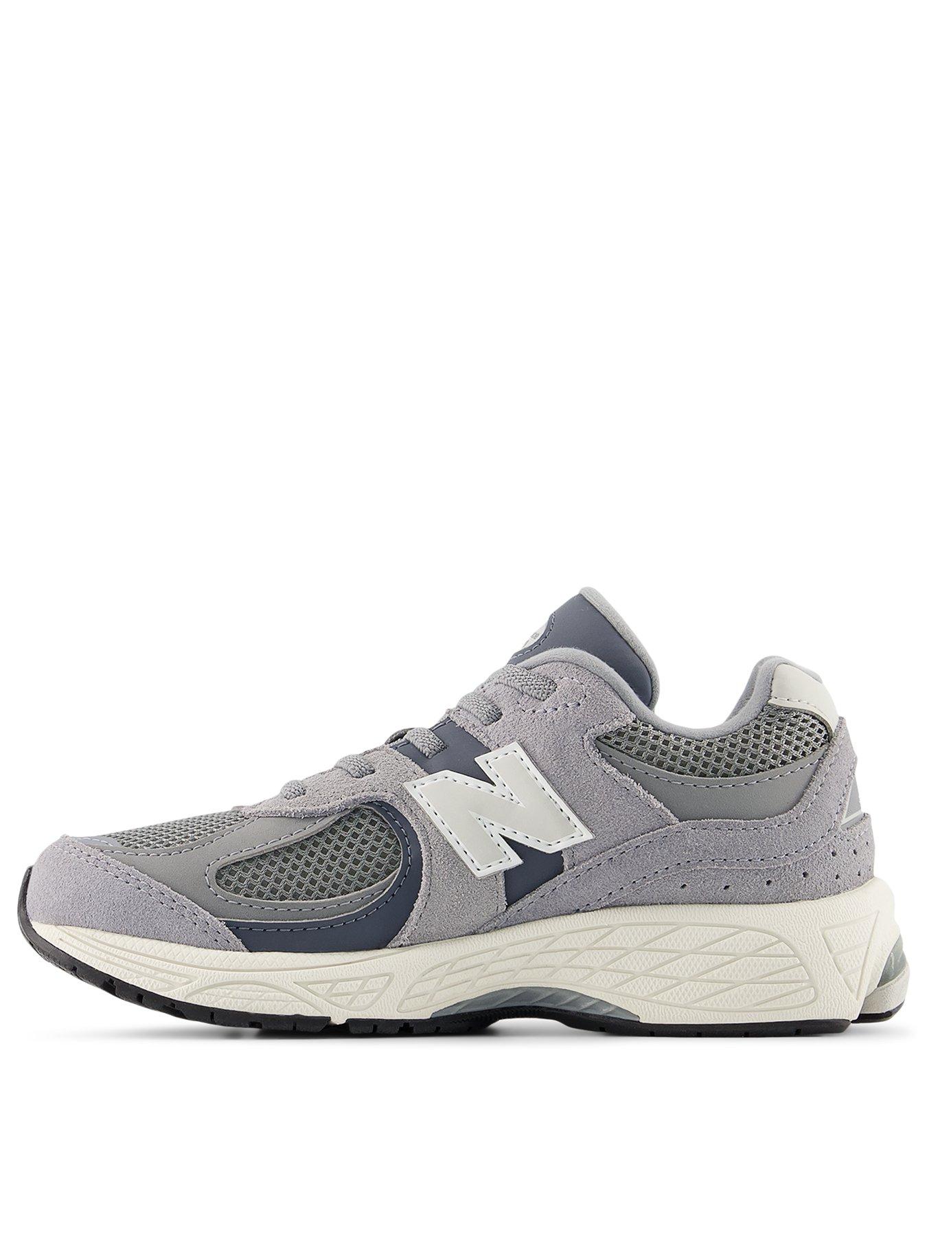 new-balance-kids-2002-trainer-greyback