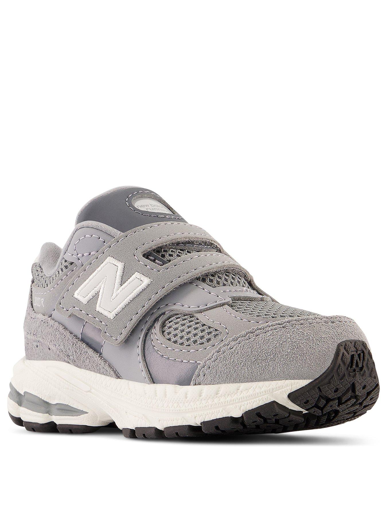 new-balance-infant-2002-trainer-greystillFront