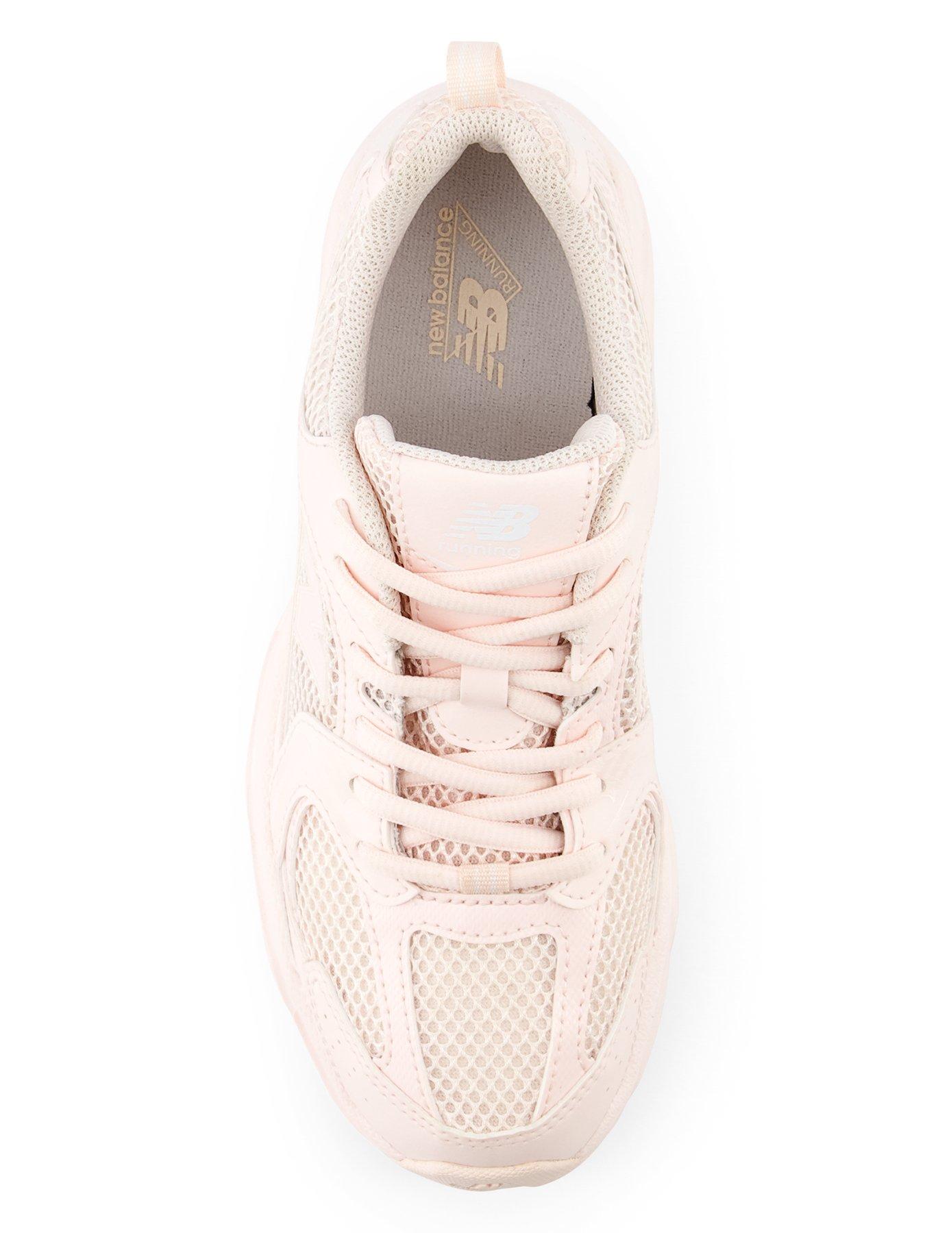 new-balance-junior-530-trainer-pinkoutfit