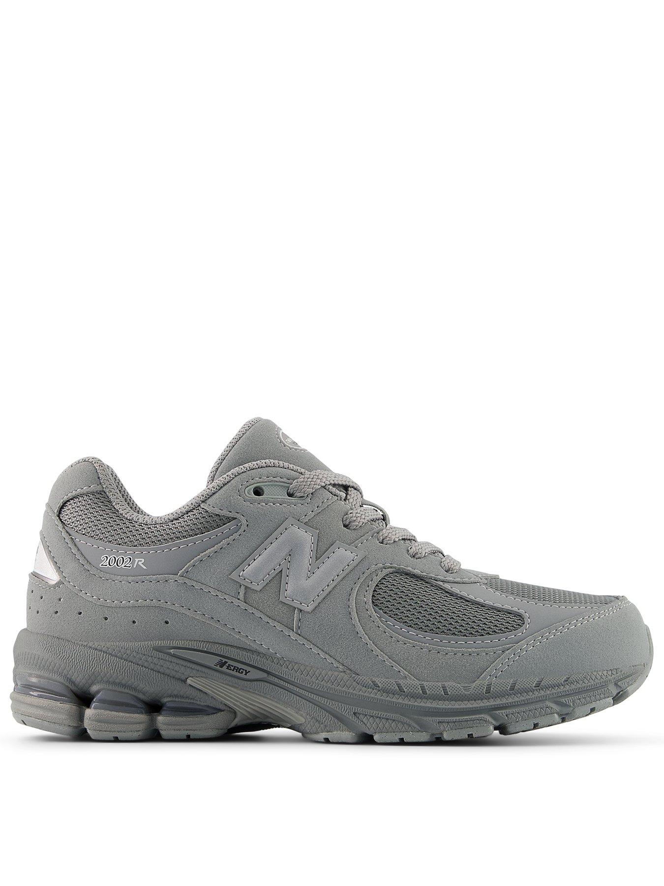 new-balance-junior-2002-trainer-greyfront