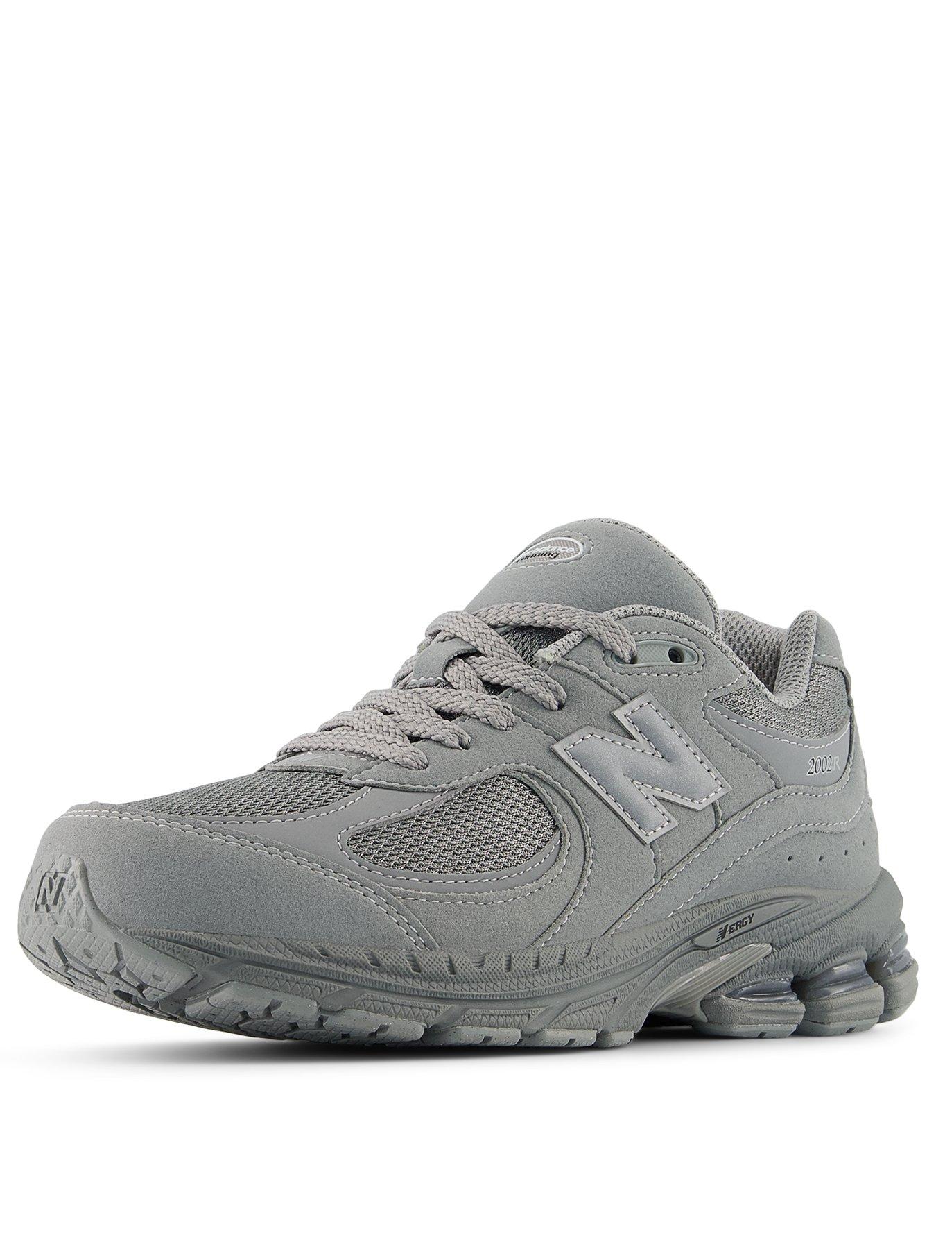 new-balance-junior-2002-trainer-greyback