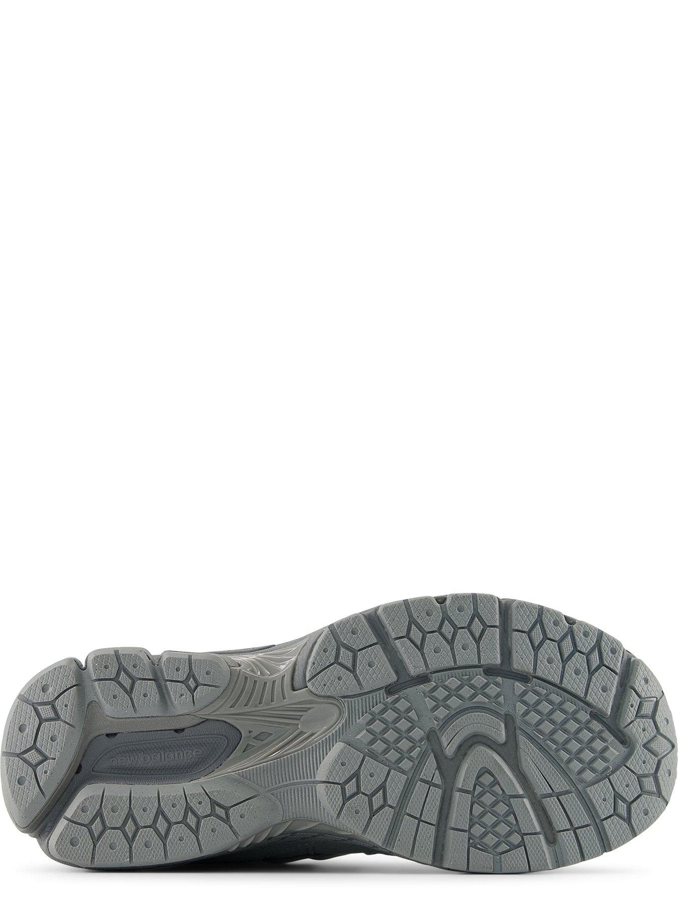 new-balance-junior-2002-trainer-greydetail
