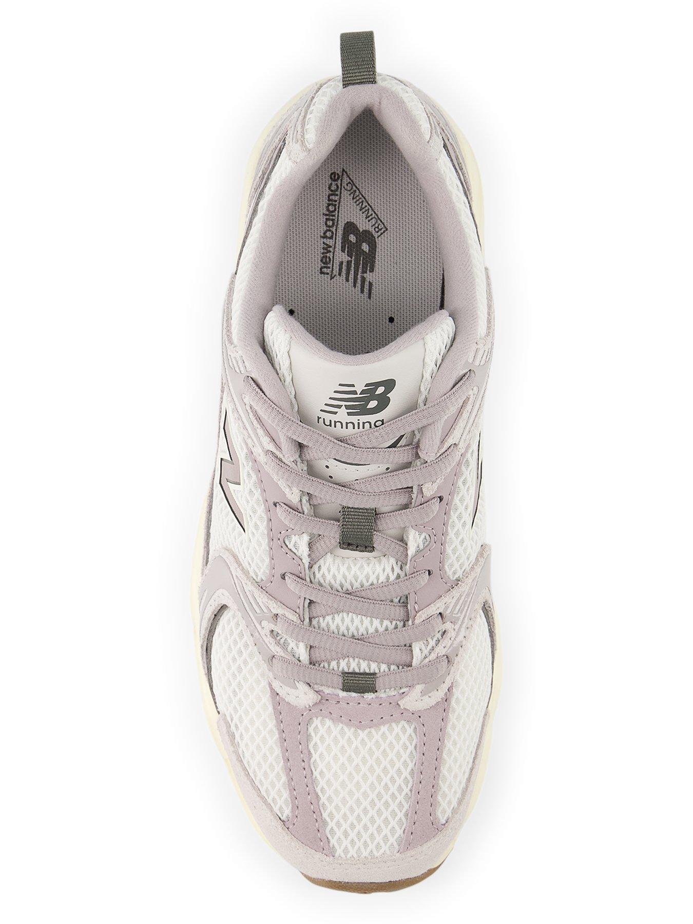 new-balance-womens-530-trainers-greyoutfit