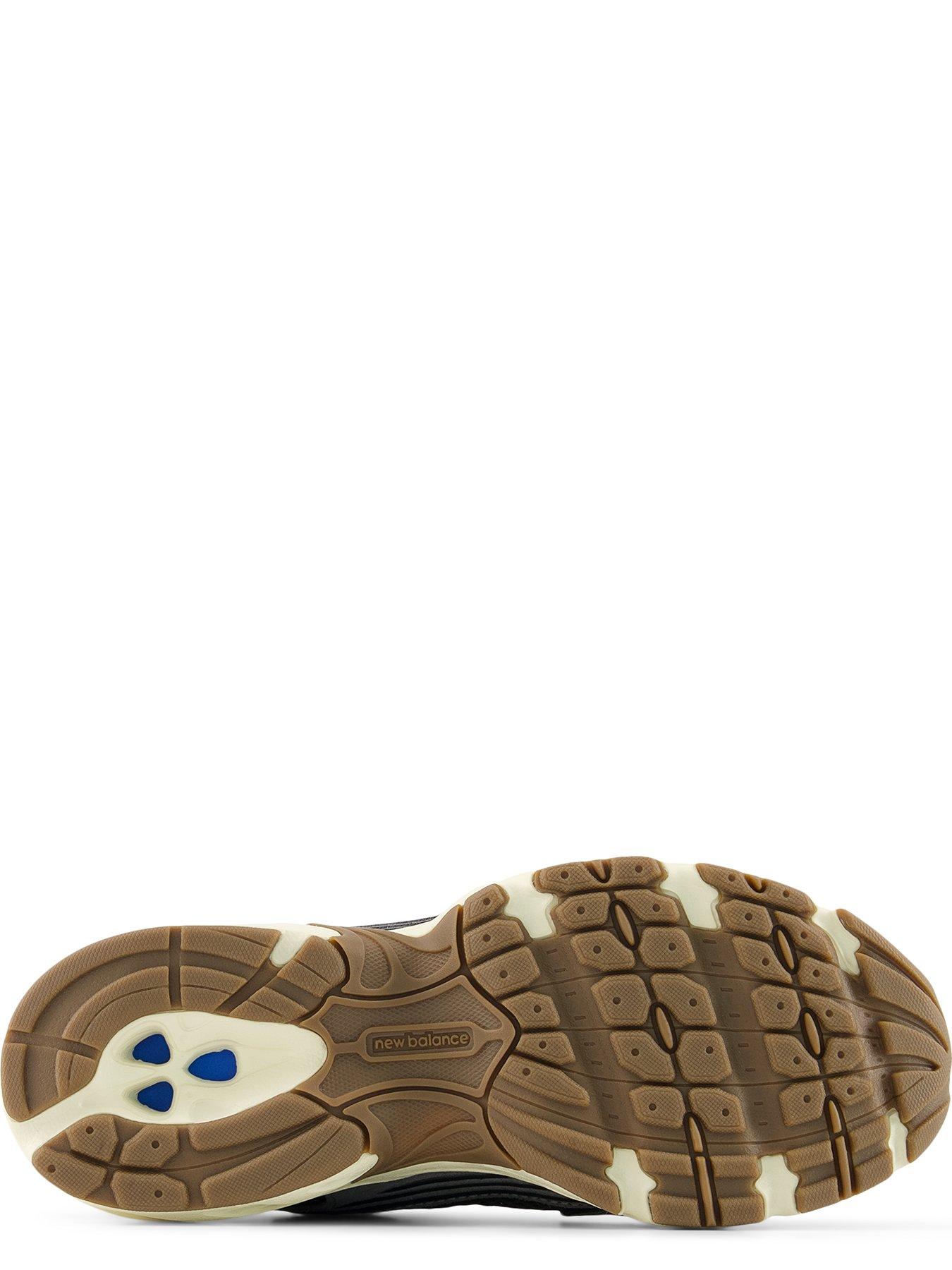 new-balance-womens-530-trainer-blackdetail