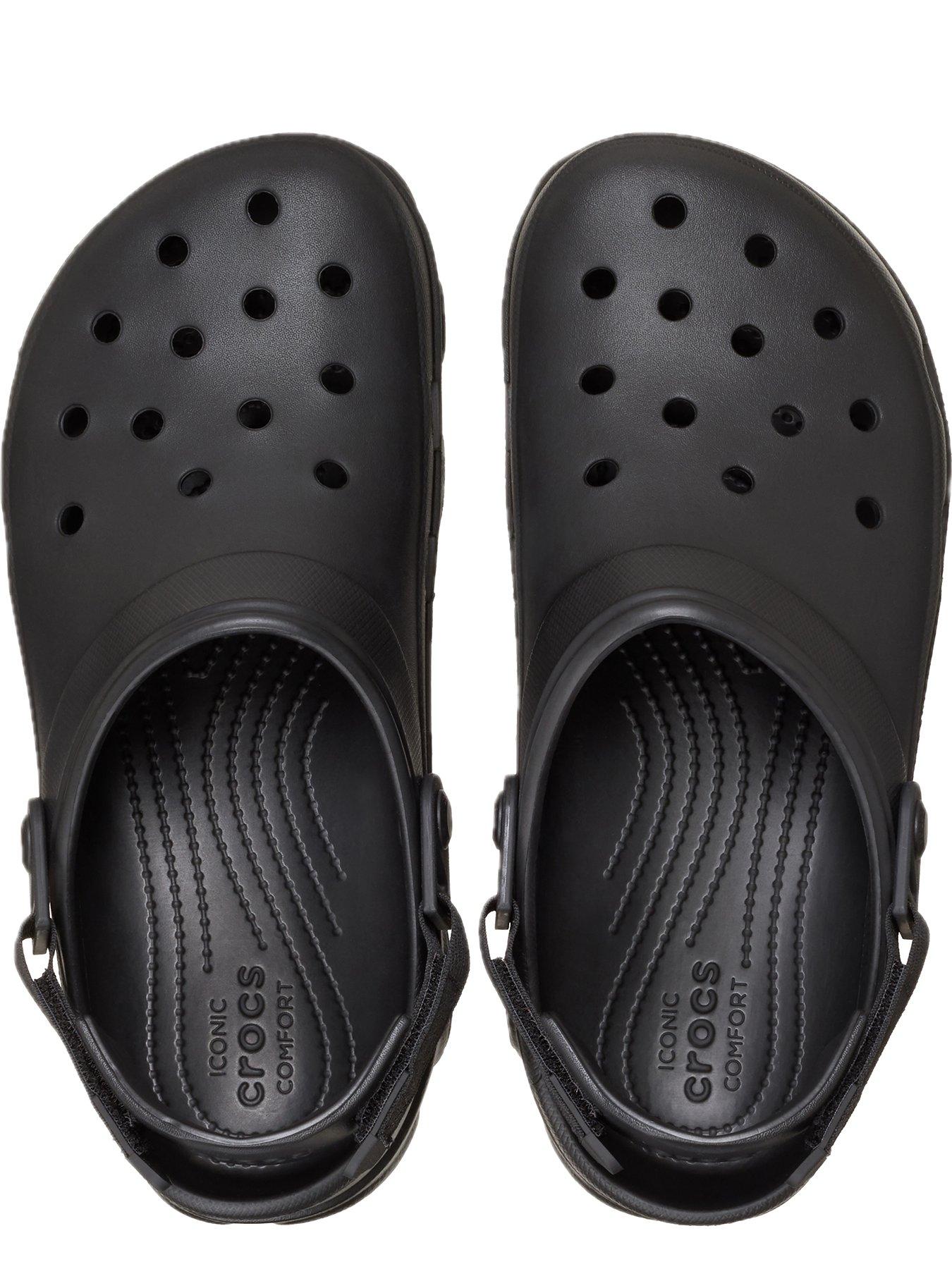crocs-mens-all-terrain-clog-sandal-blackoutfit