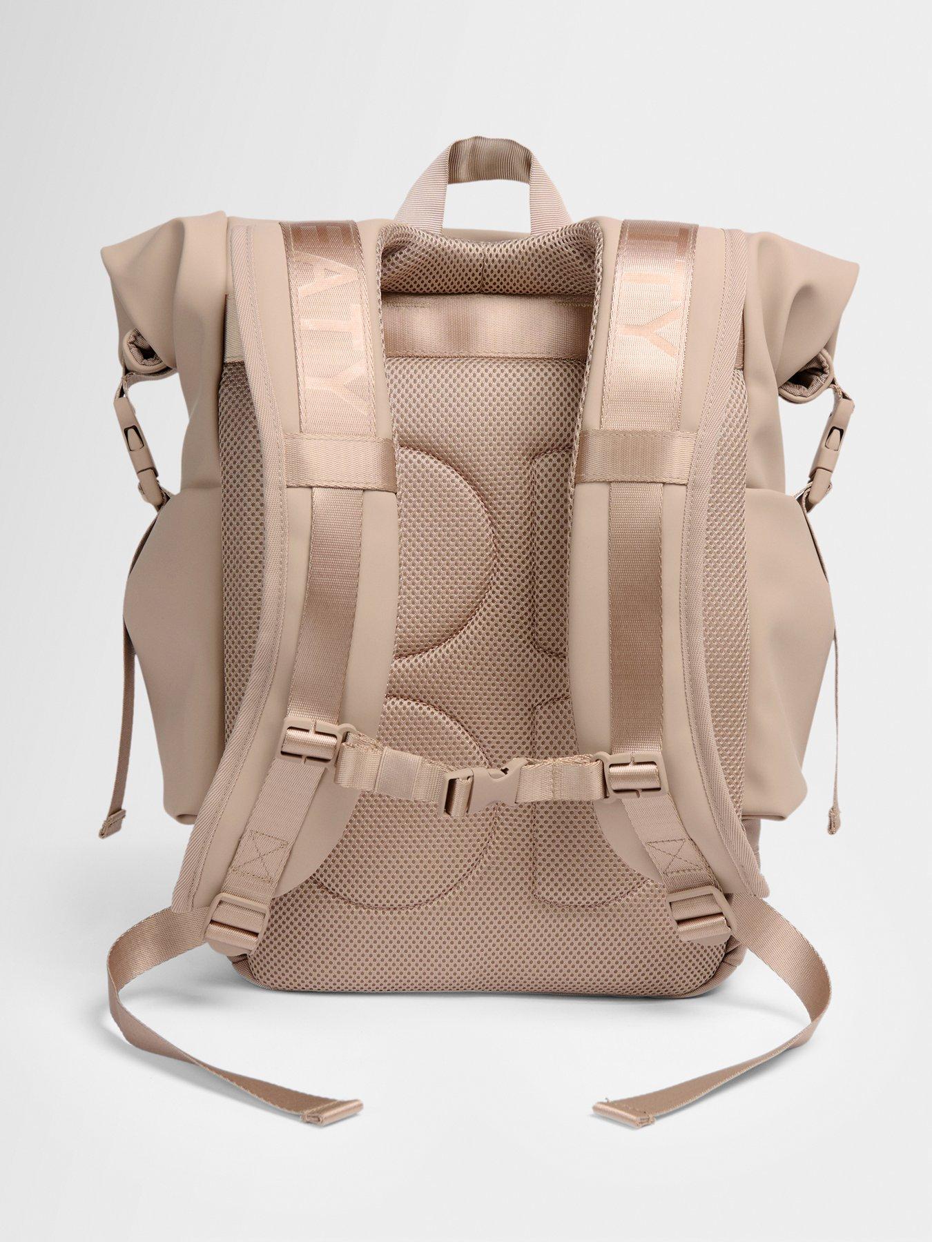sweaty-betty-womens-training-city-goer-backpack-beigeoutfit