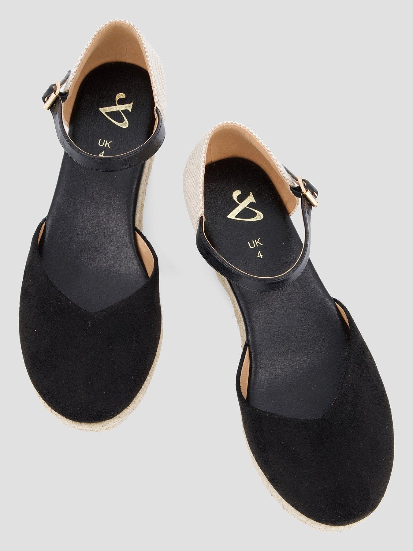 Image 3 of 7 of The Very Collection Low Wedge Closed Toe Shoe - Black