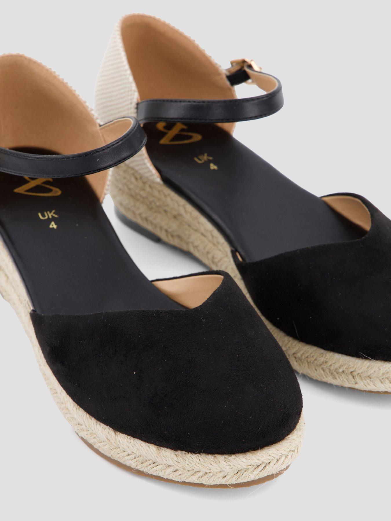 Image 5 of 7 of The Very Collection Low Wedge Closed Toe Shoe - Black