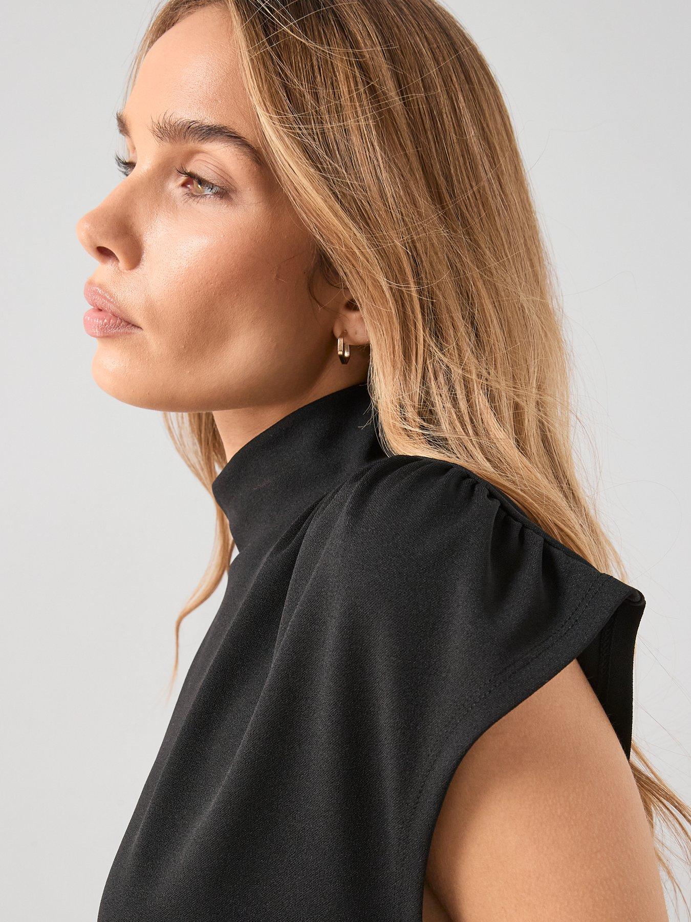 the-very-collection-high-neck-ruched-waist-maxi-dress-blackoutfit