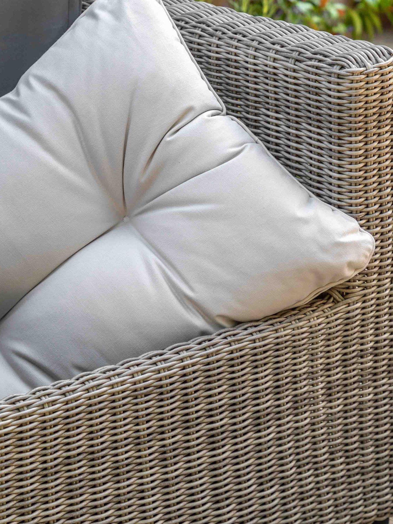 gallery-porto-storage-armchairoutfit