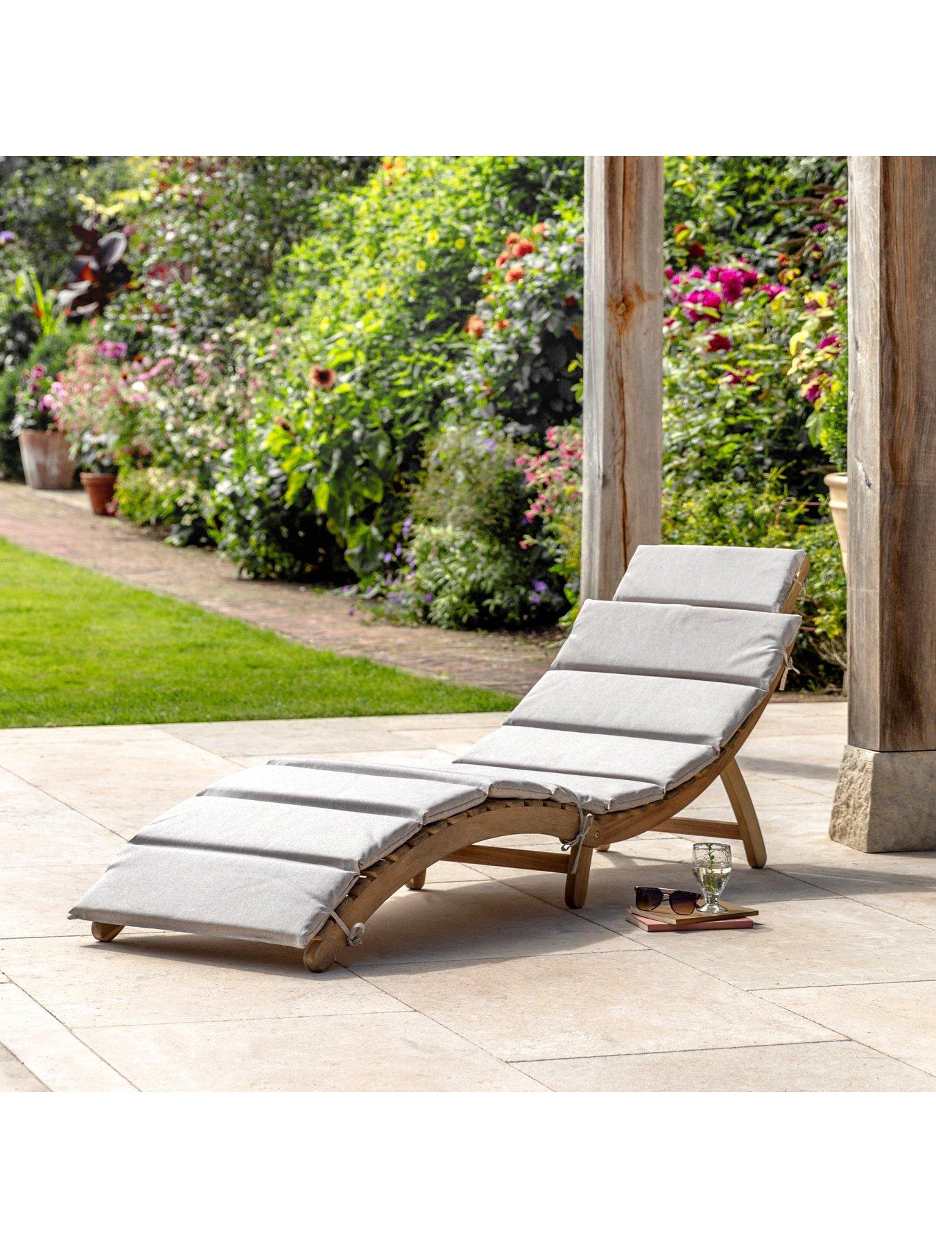 gallery-ammos-loungerfront