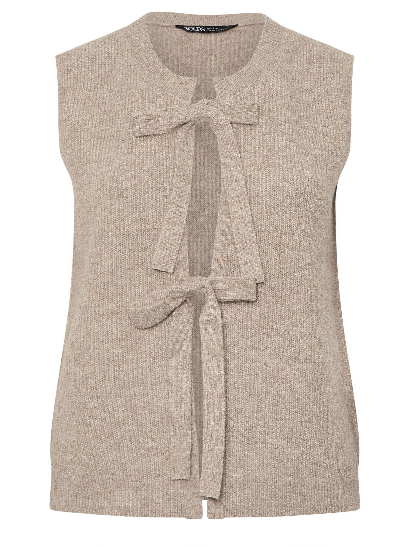 yours-curve-double-tie-waistcoatdetail