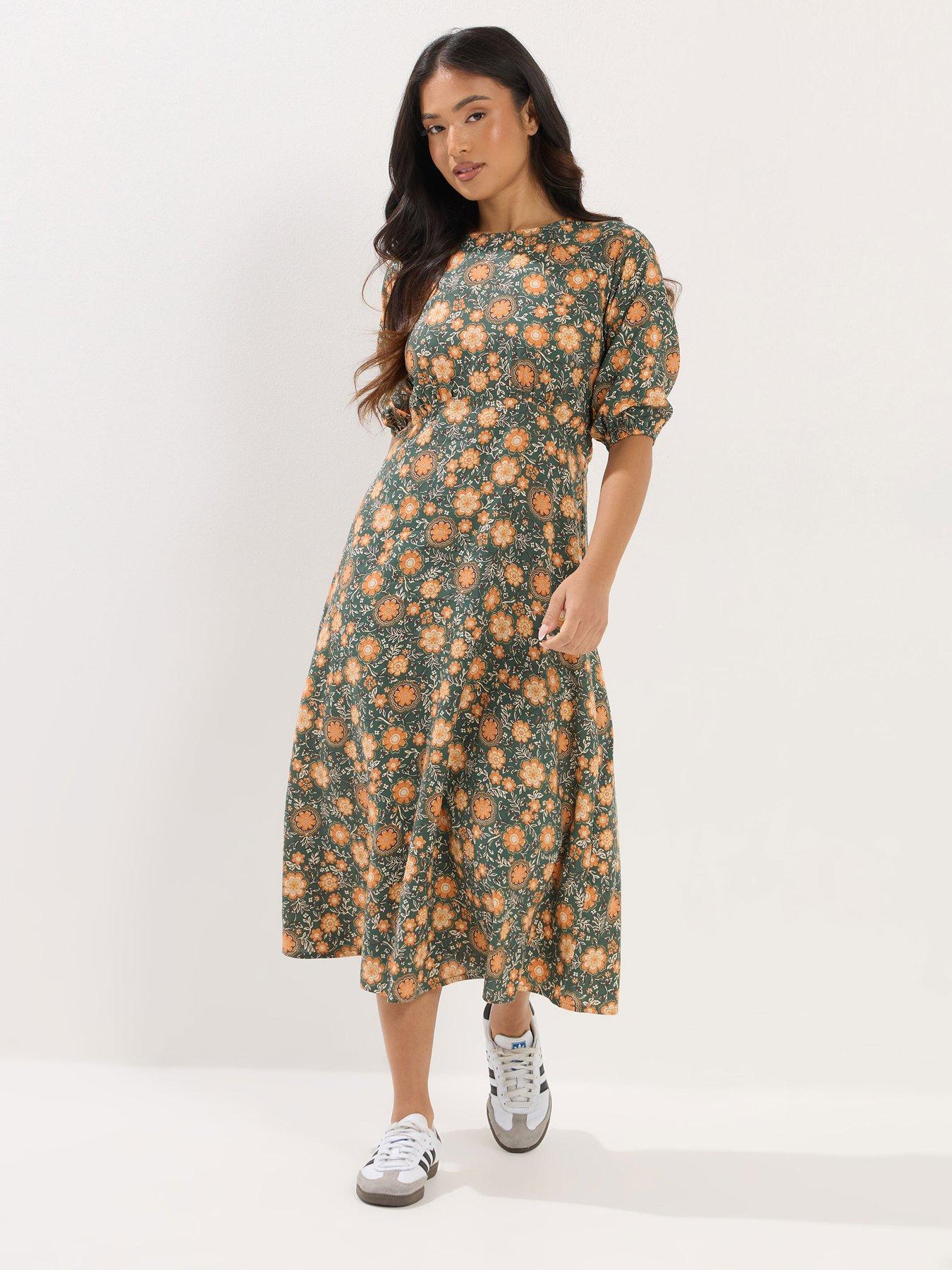 pixiegirl-petite-tapestry-floral-empire-midi-dressback