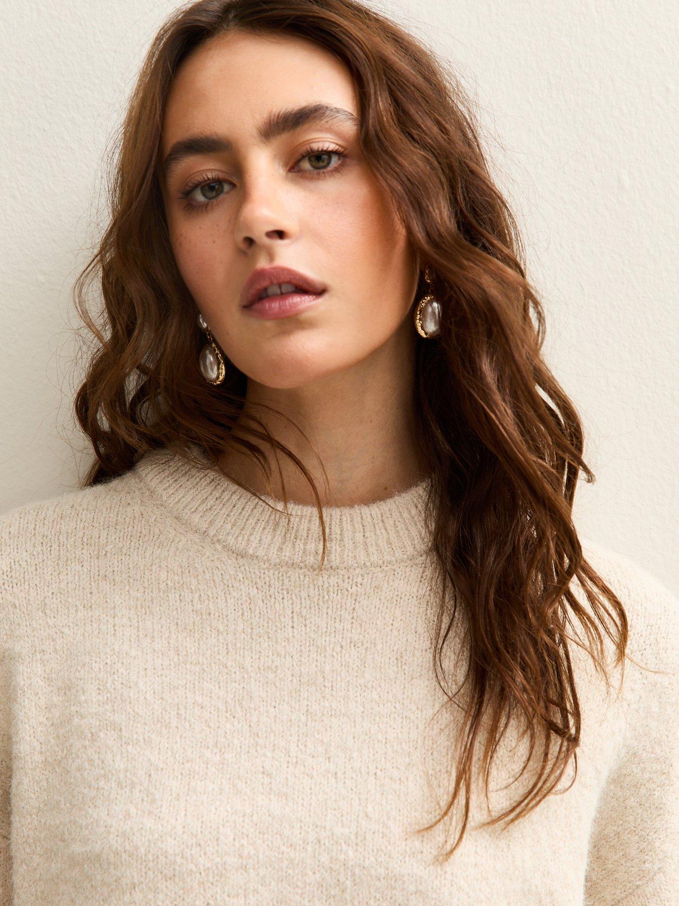 new-look-crew-neck-oversized-textured-knit-jumper-creamoutfit