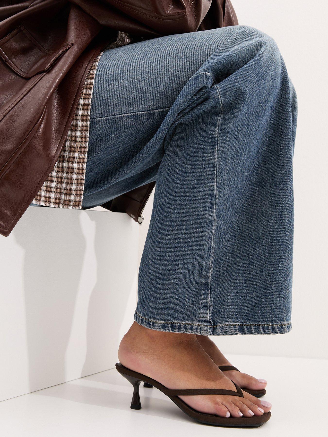 new-look-faux-suede-toe-post-mule-sandals-brownfront