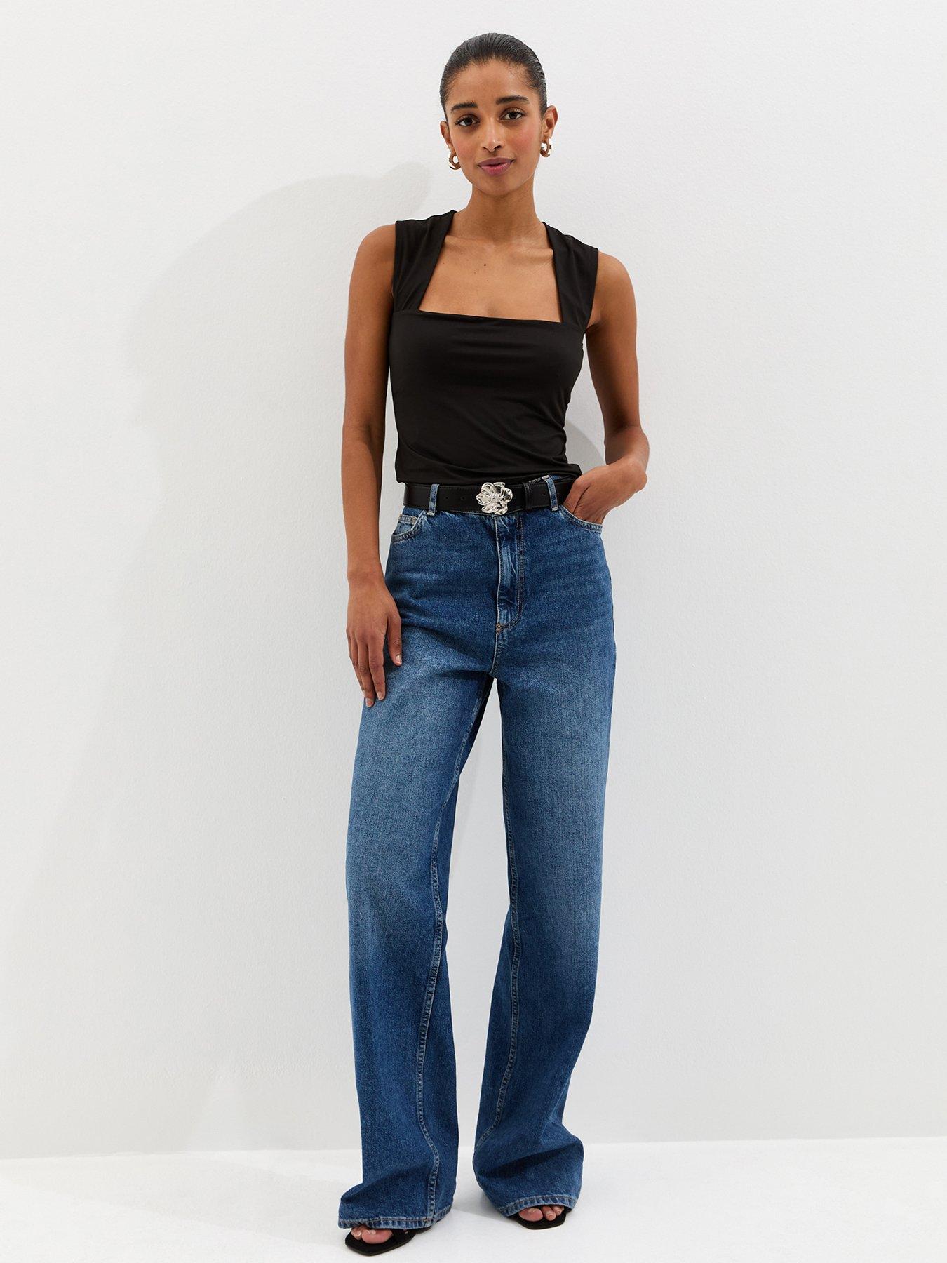 Image 4 of 6 of New Look Square Neck Vest Top - Black