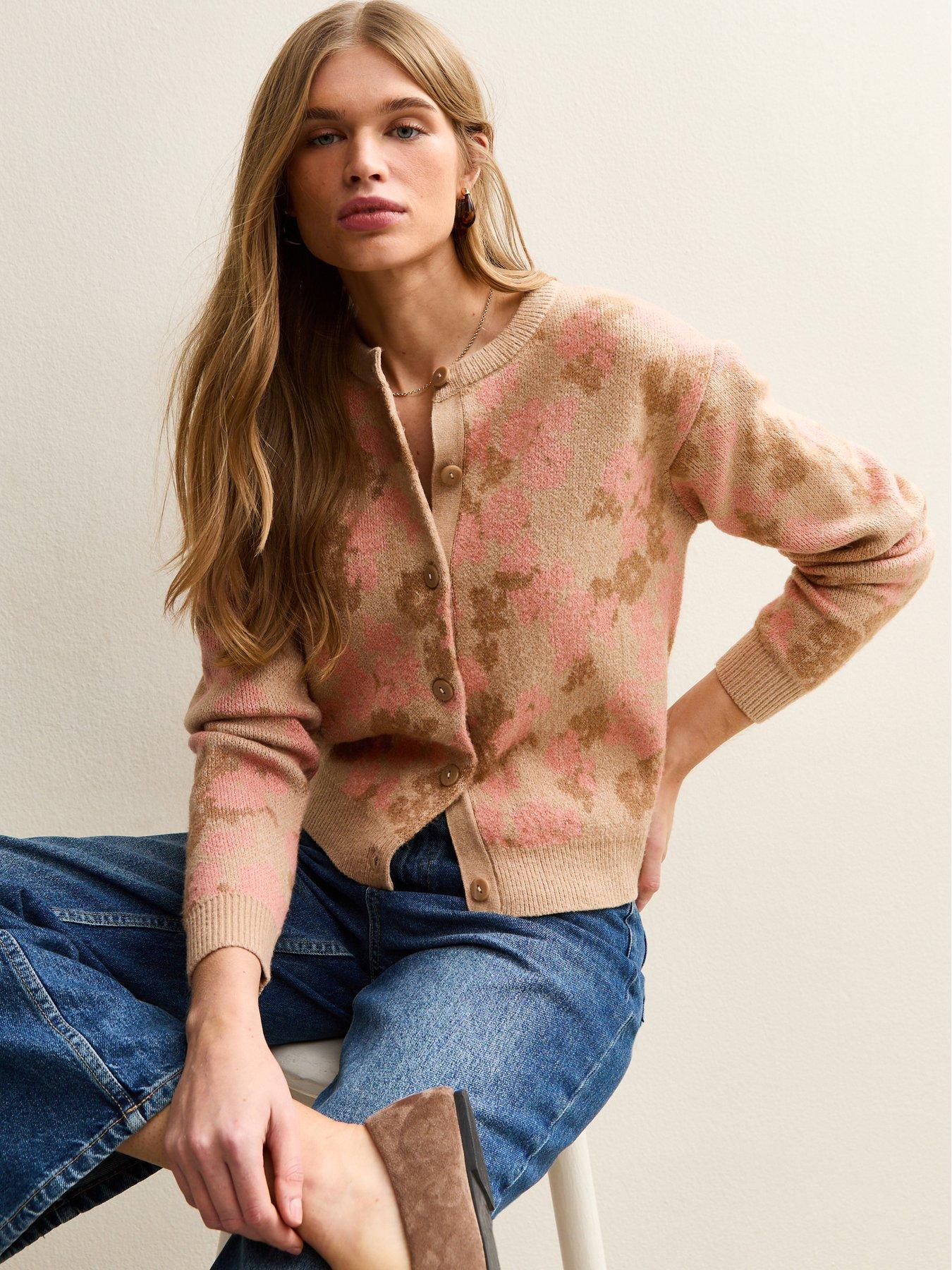 new-look-floral-midweight-crewneck-cardigan-camel