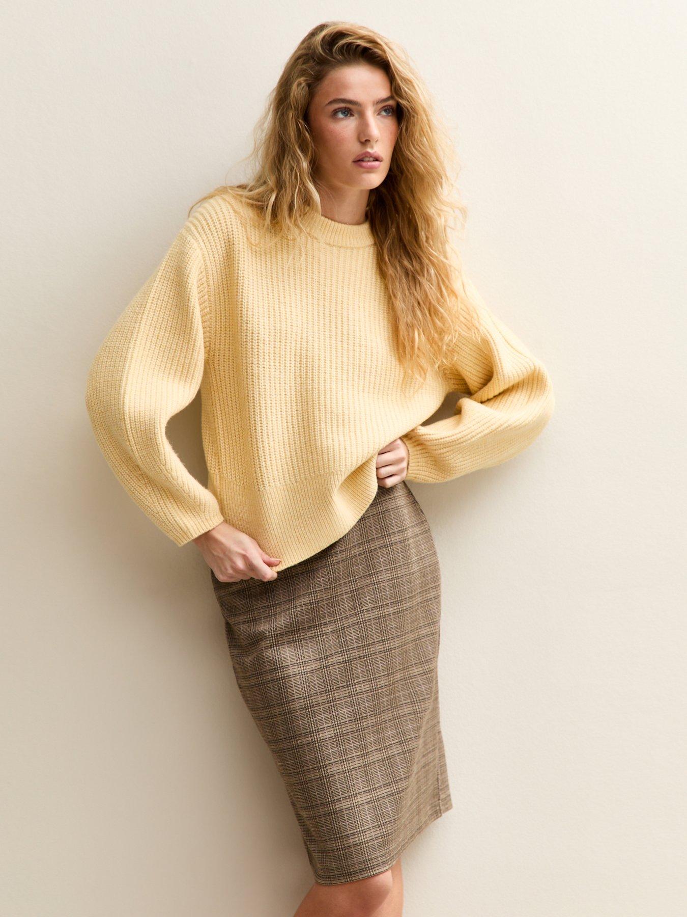 new-look-ribbed-knit-long-sleeve-jumper-yellowoutfit