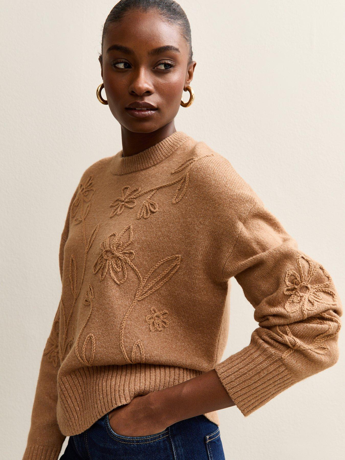 new-look-floral-embroidered-jumper-cameloutfit