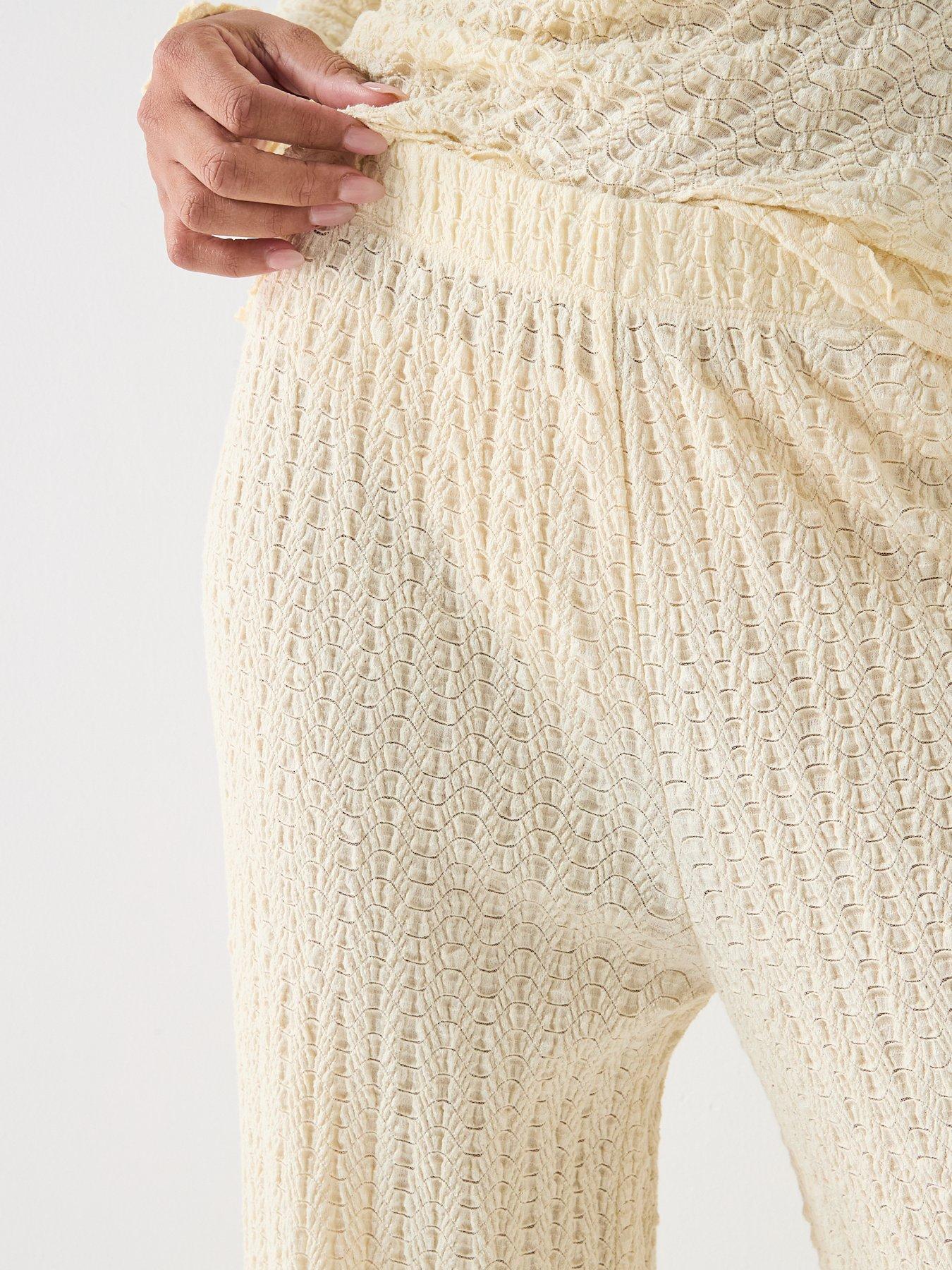 only-ella-wide-leg-textured-trousers-beigeoutfit