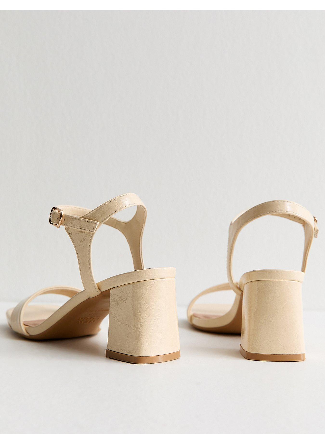new-look-light-yellow-faux-leather-block-heel-sandalsoutfit