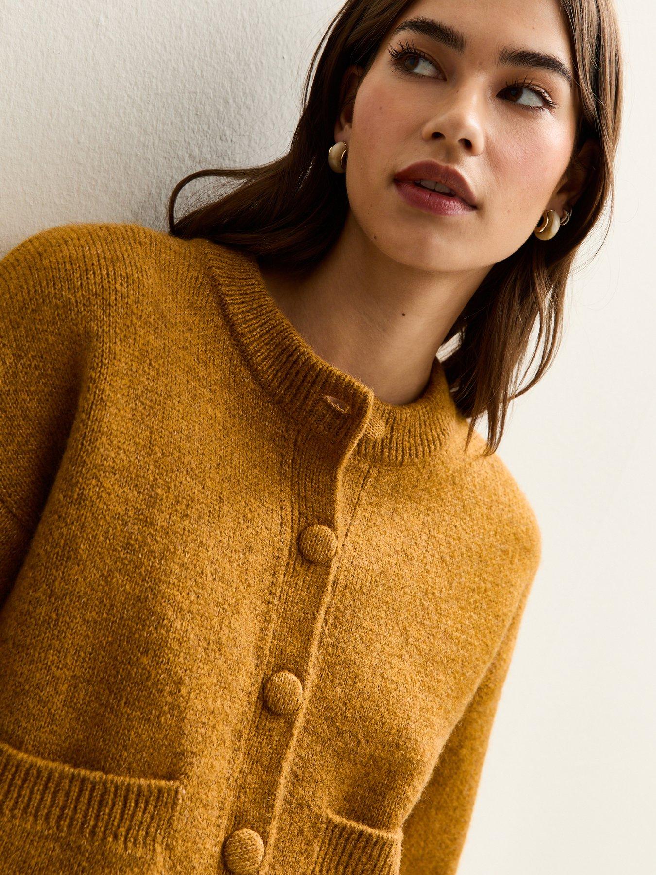new-look-crew-neck-knitted-cardigan-dark-yellowoutfit