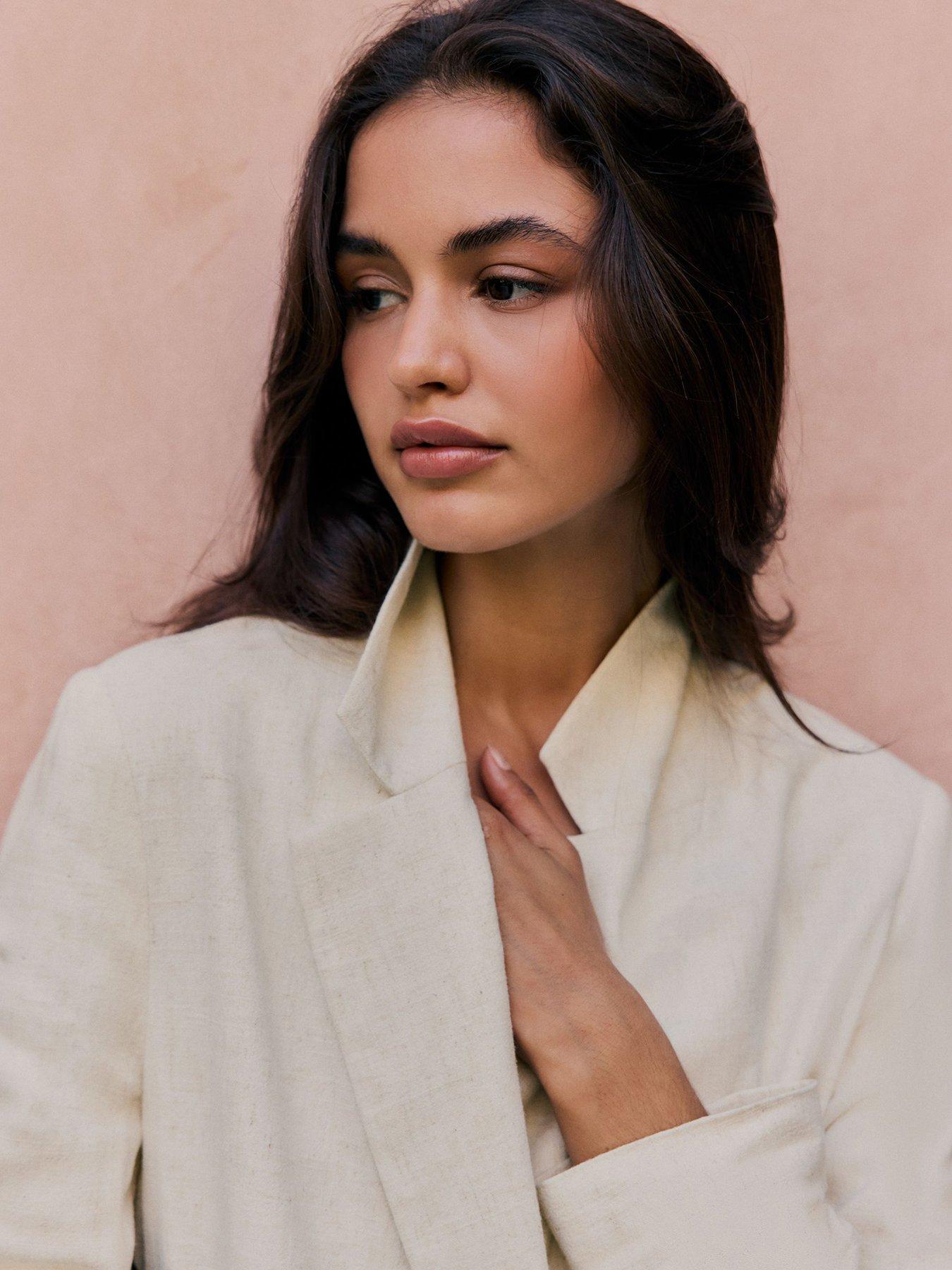 Image 4 of 4 of Friends Like These Epp Linen Bf Blazer - Beige
