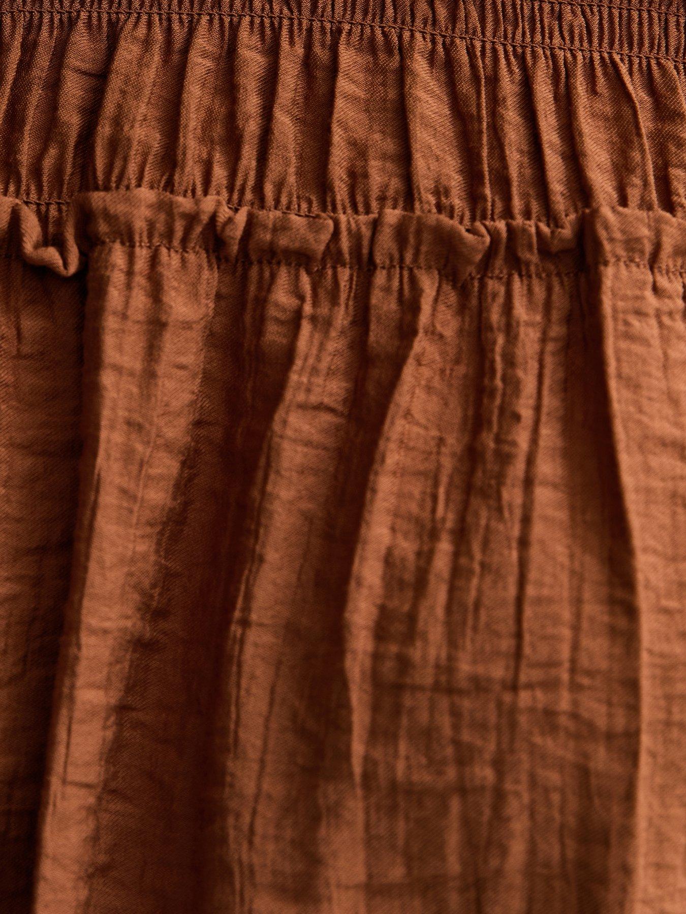 new-look-shirred-crew-neck-blouse-dark-browndetail