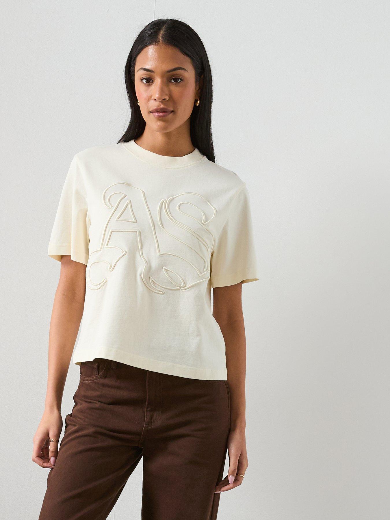 allsaints-lisa-embossed-crew-neck-t-shirt-pebble-whitedetail