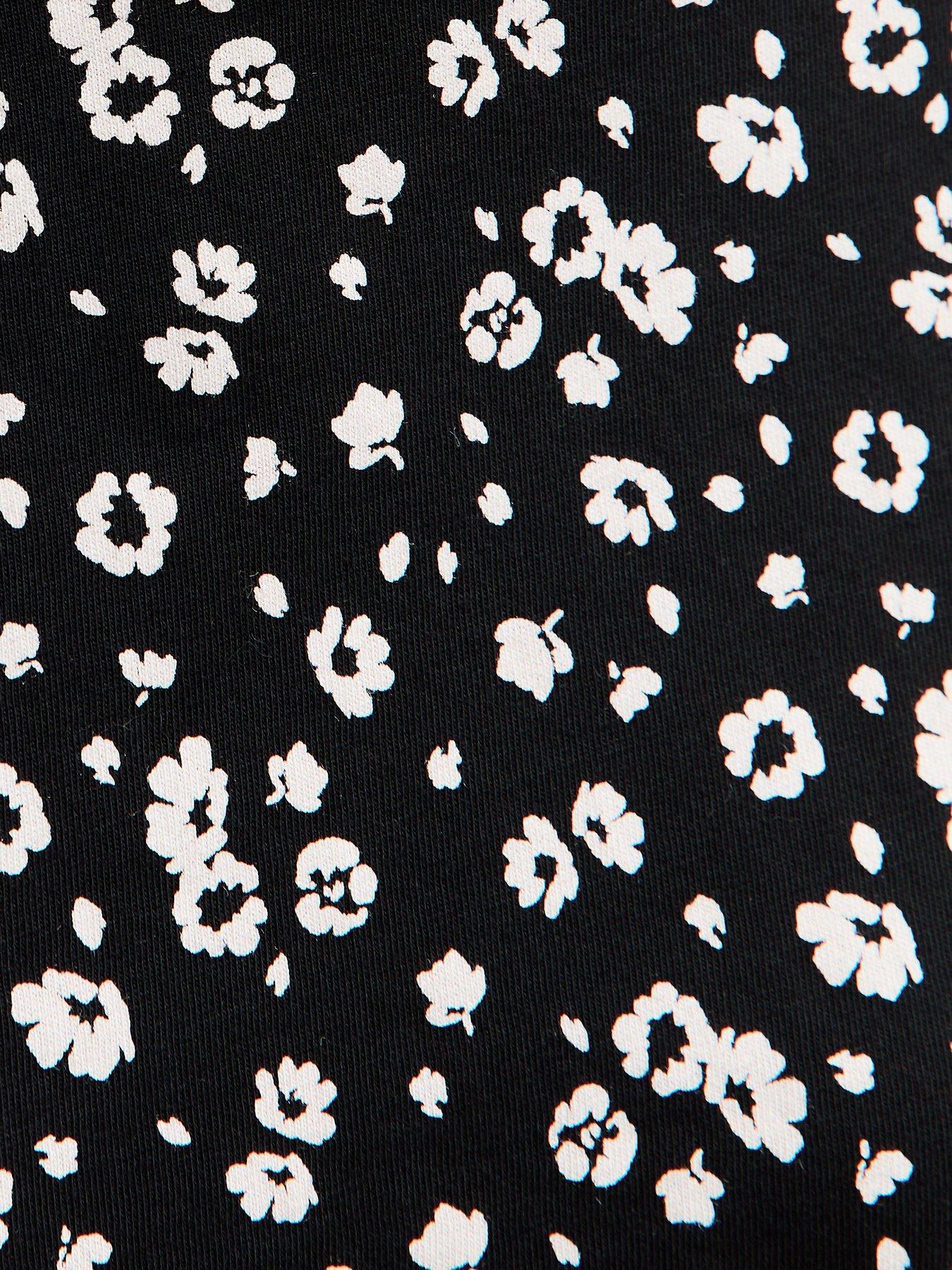 Image 5 of 5 of New Look Floral Cotton Crew Neck T-Shirt - Black