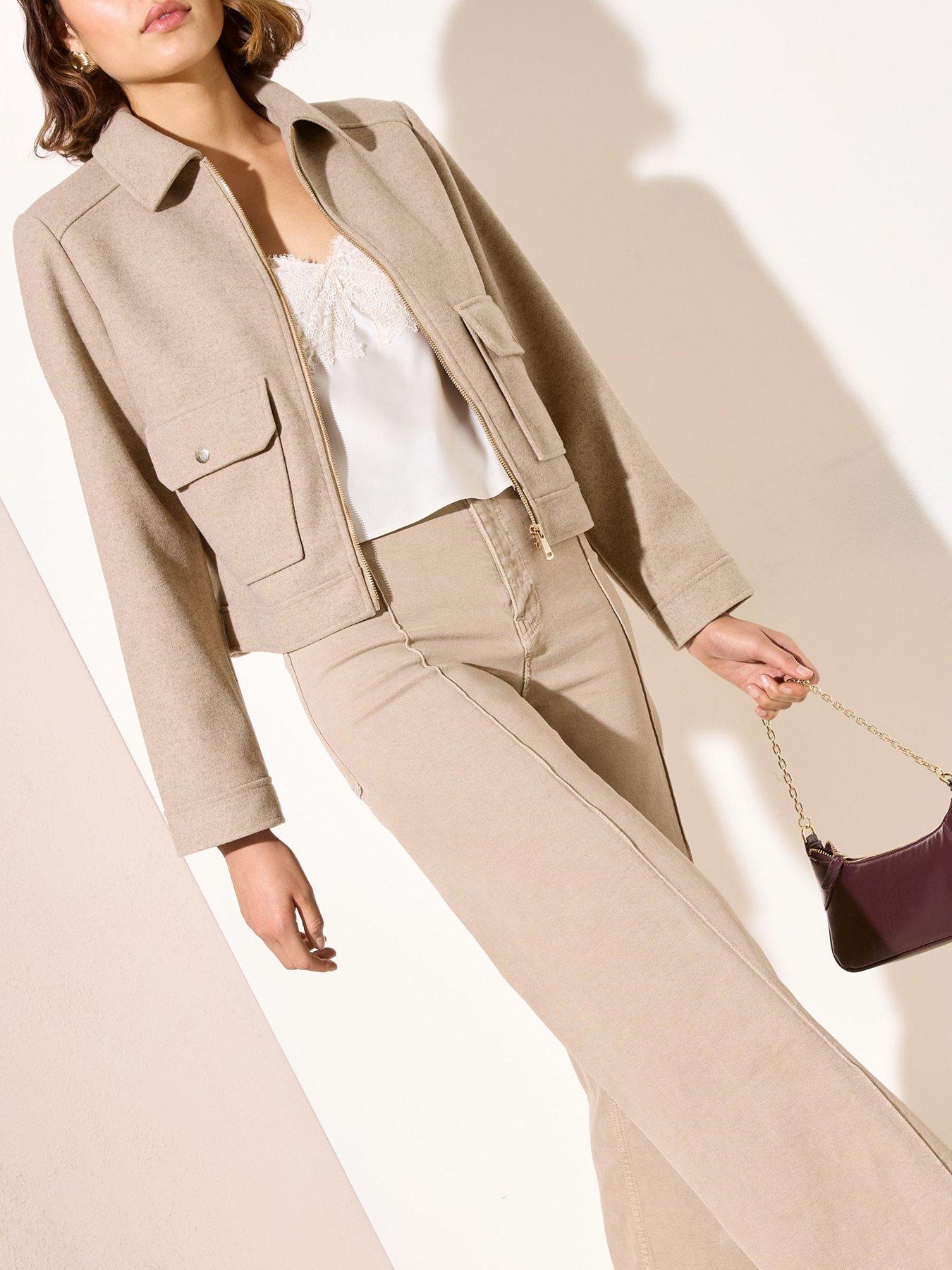 friends-like-these-short-zip-thru-cosy-coat-beigeoutfit