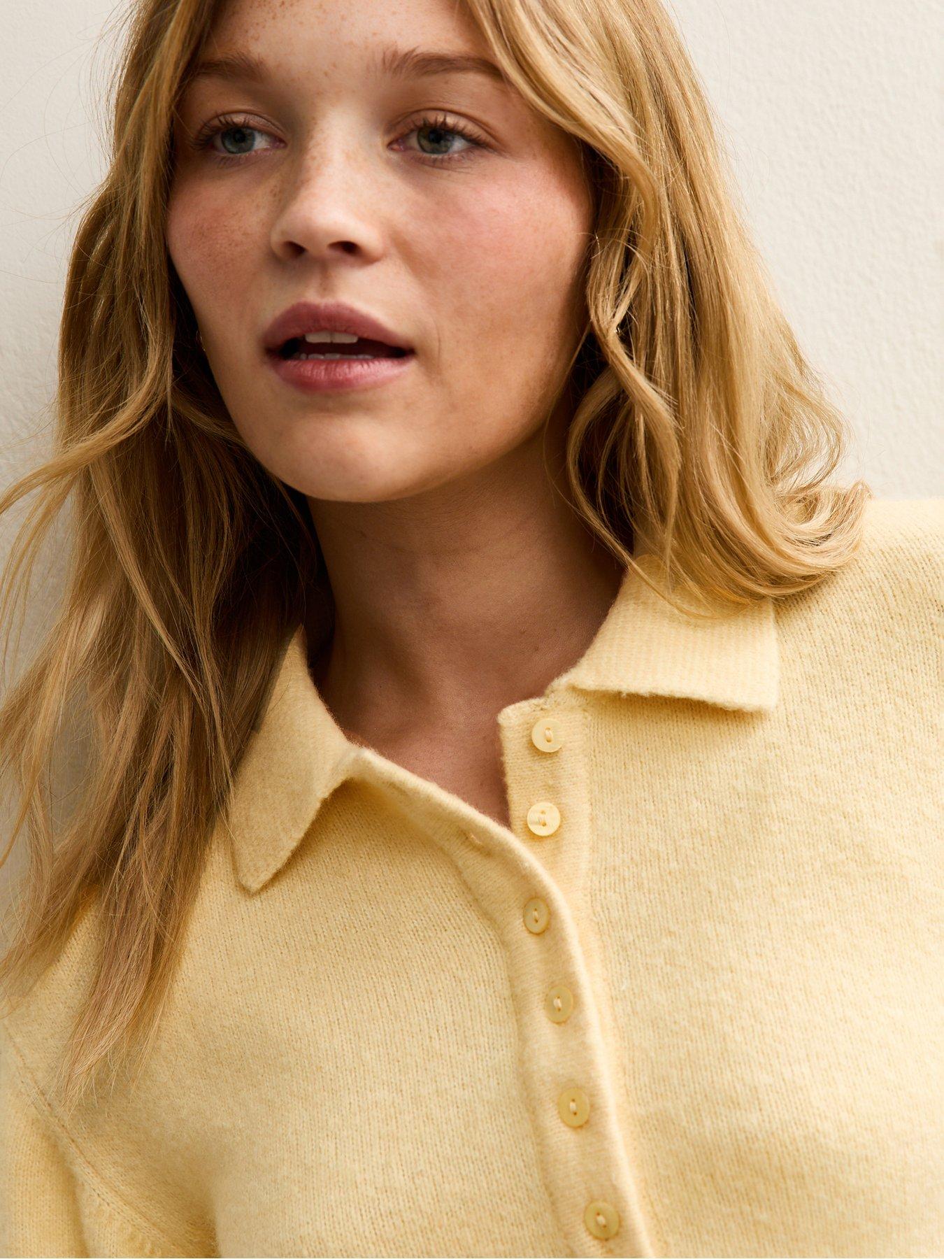 new-look-midweight-knit-polo-jumper-light-yellowoutfit