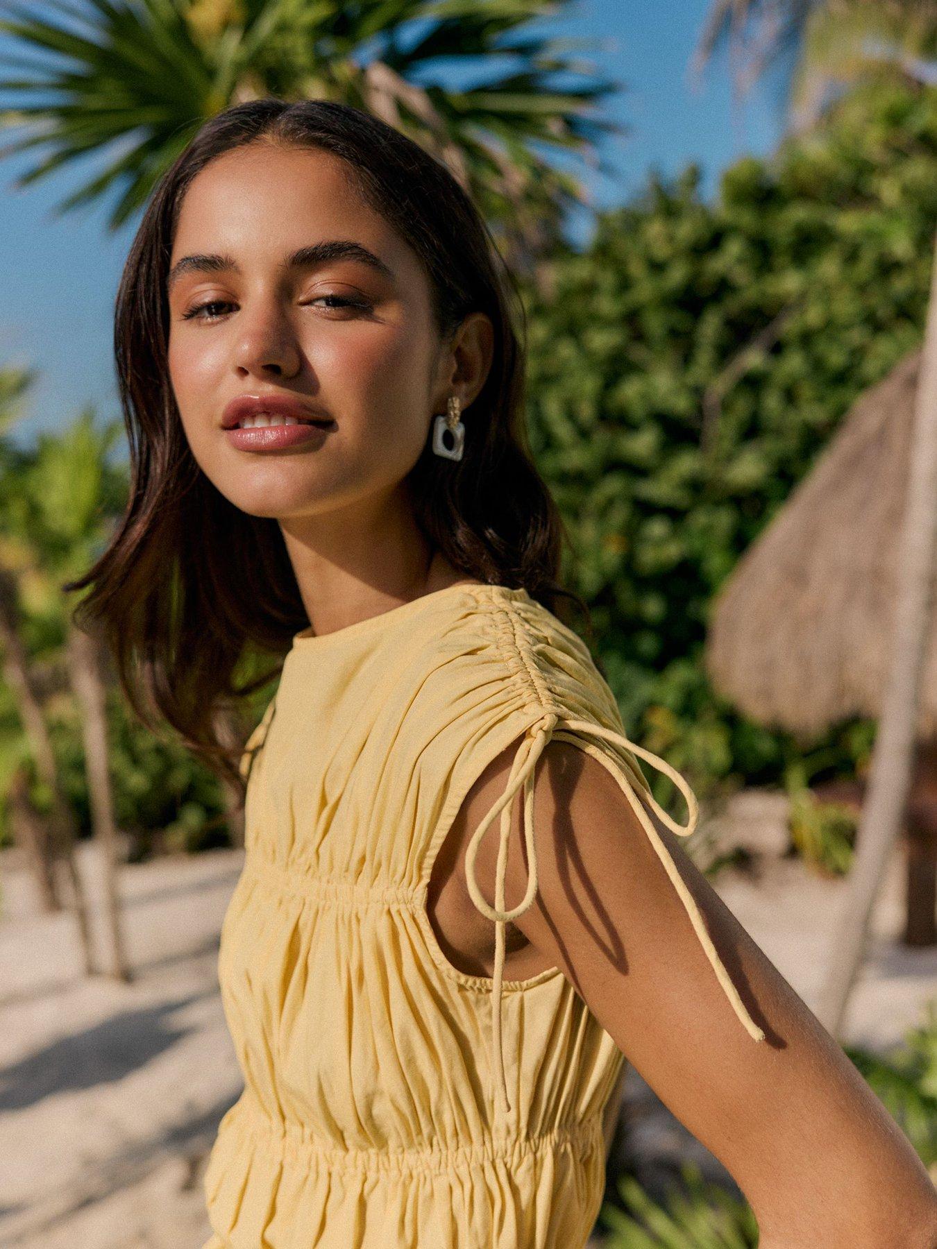 friends-like-these-shirred-cotton-top-yellowoutfit