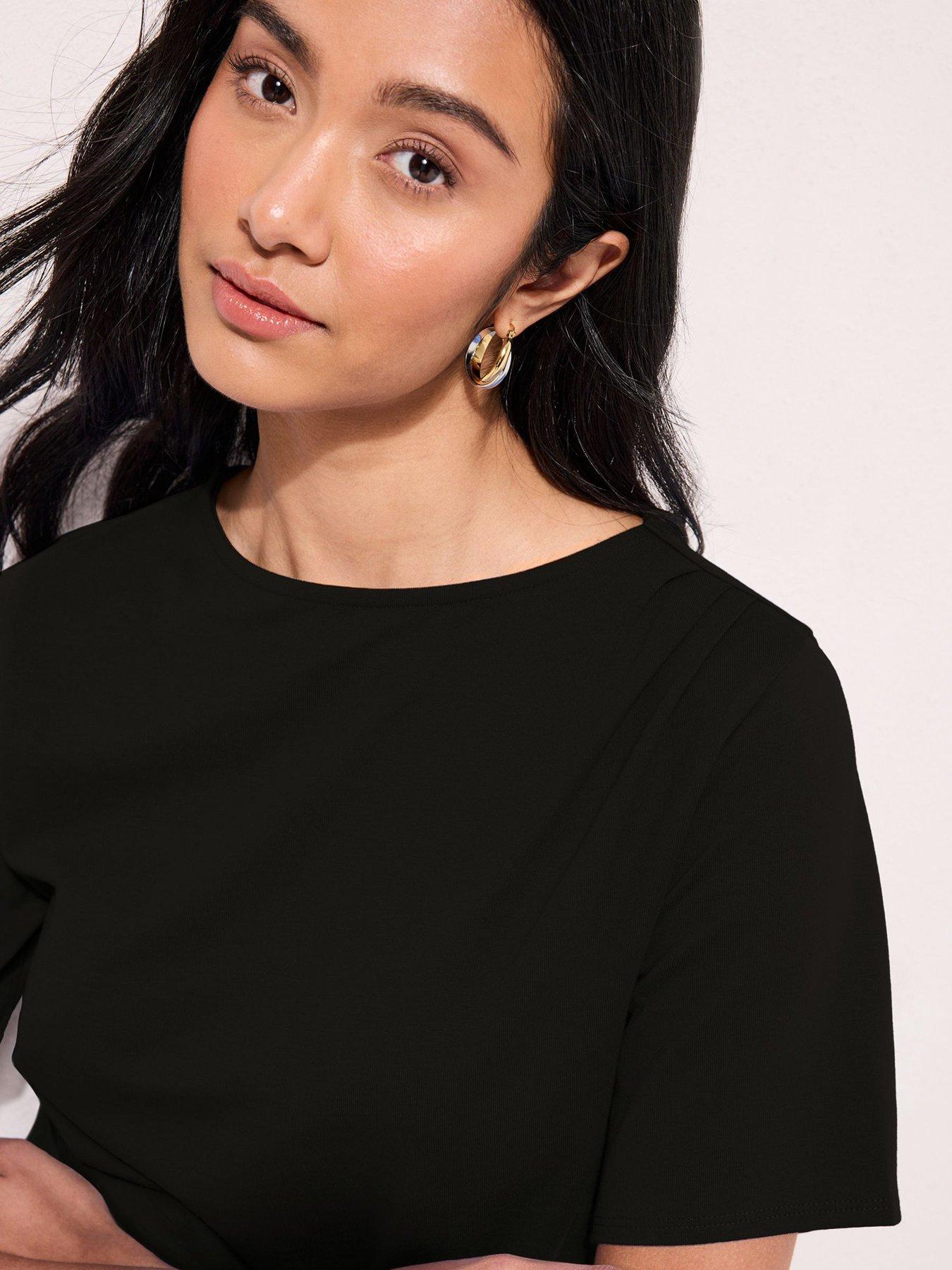 friends-like-these-heavyweight-drape-t-shirt-blackoutfit