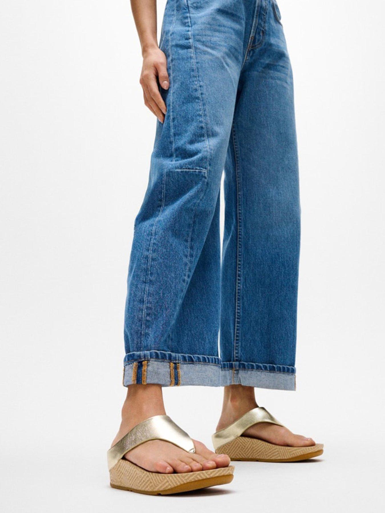 fitflop-lulu-lux-graphic-weave-leather-toe-post-sandals