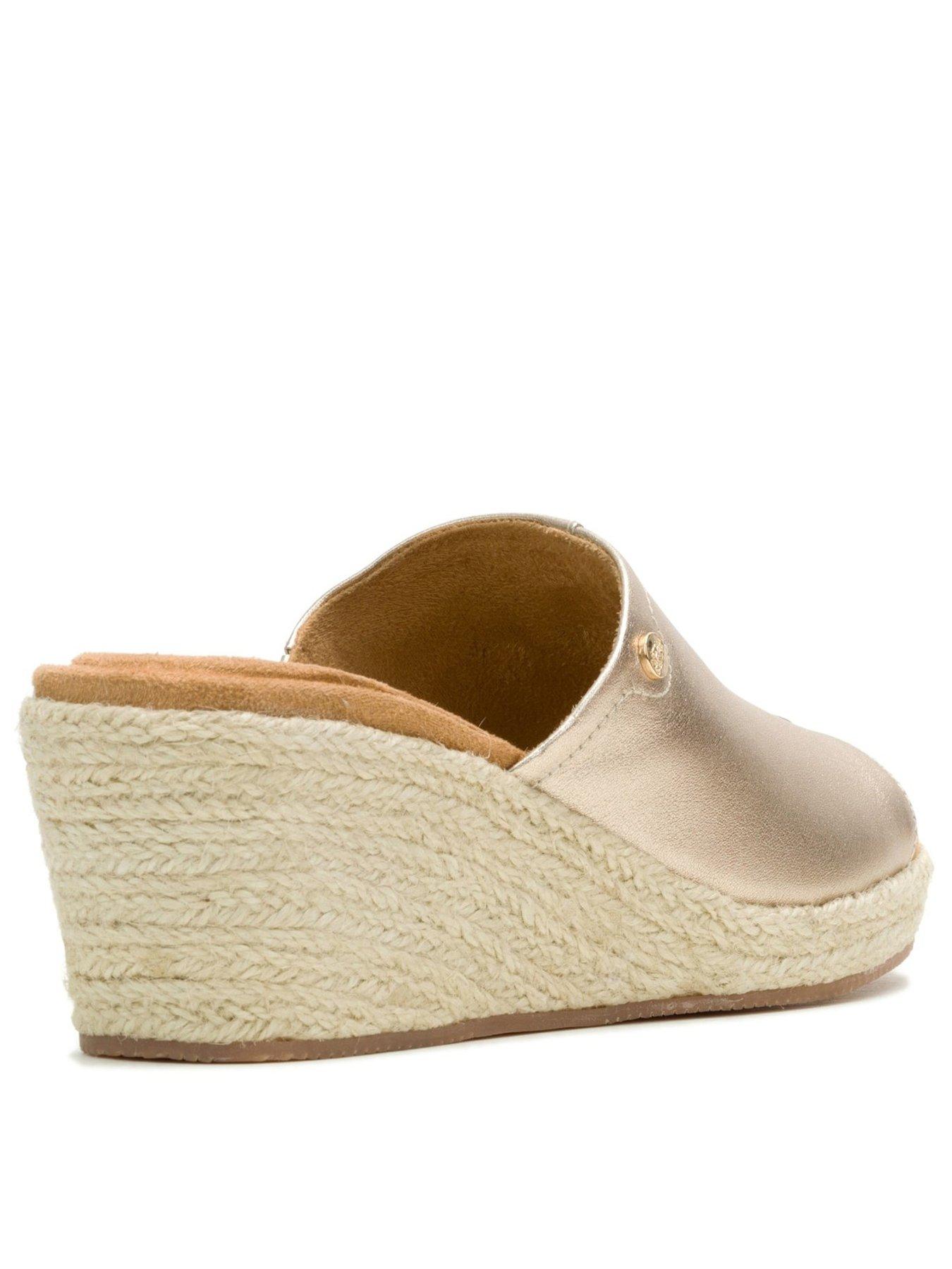 hush-puppies-willow-rattan-slide-wedge-goldback