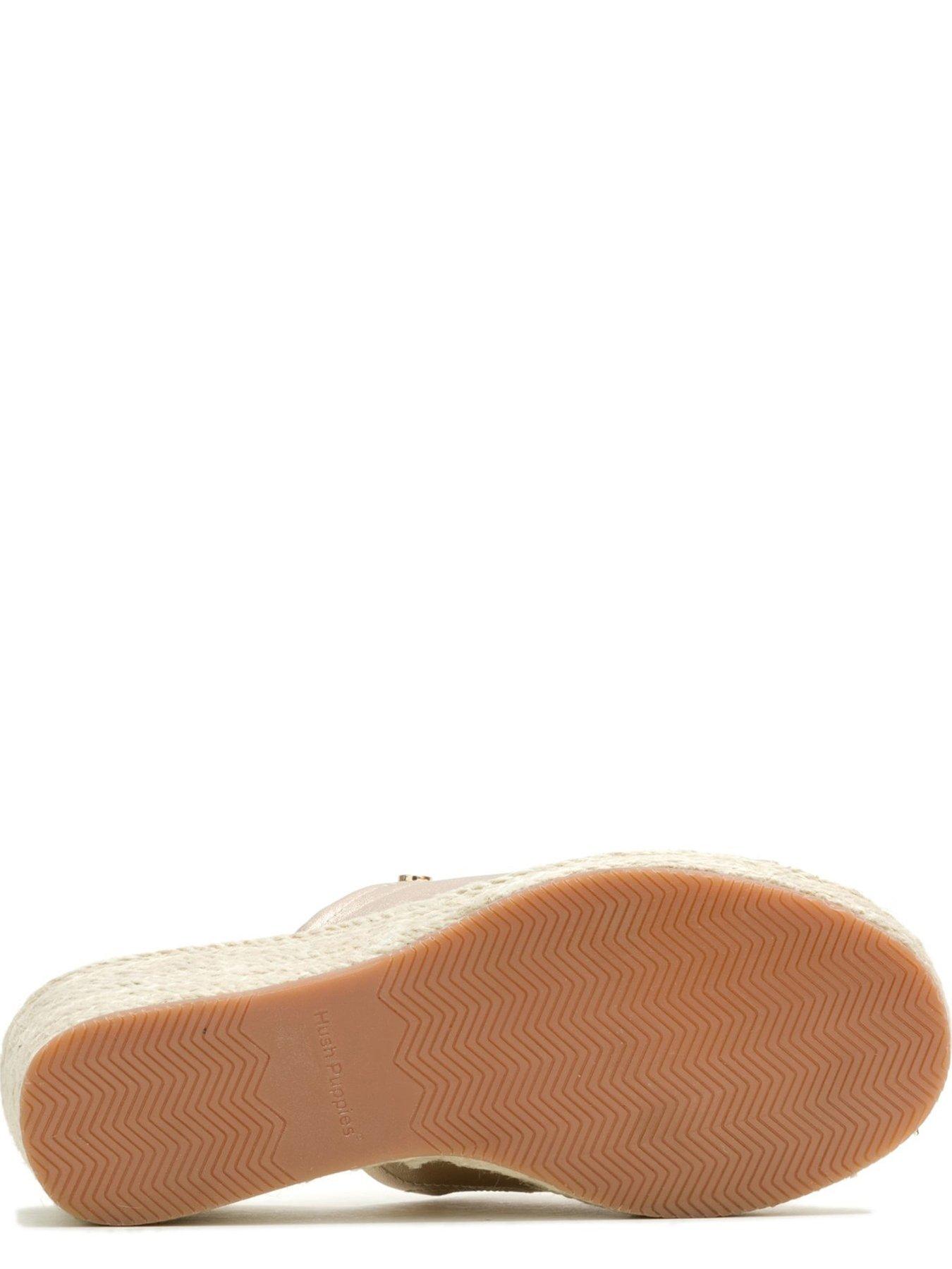 hush-puppies-willow-rattan-slide-wedge-golddetail