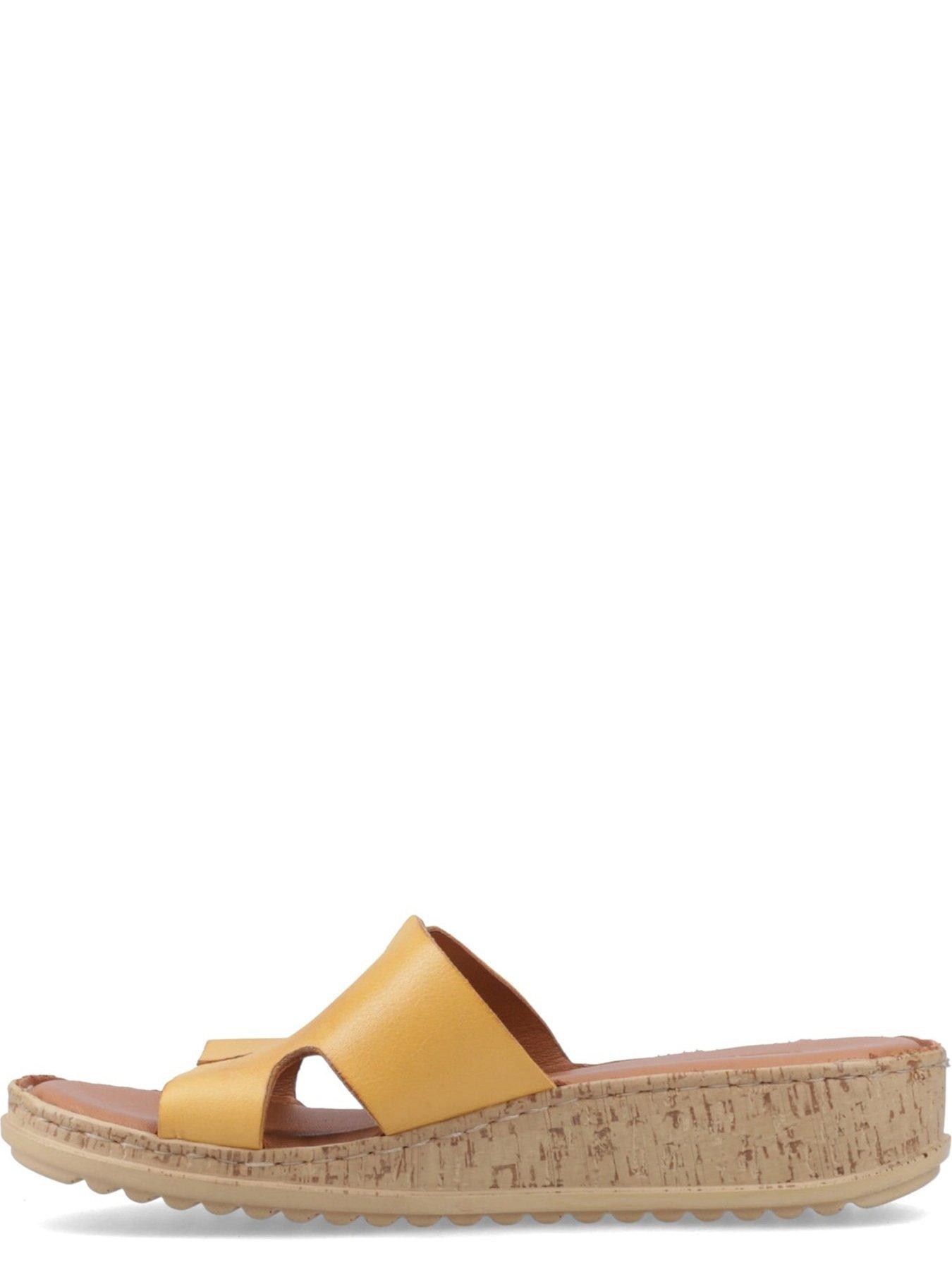 hush-puppies-eloise-mule-sandal-mustardoutfit