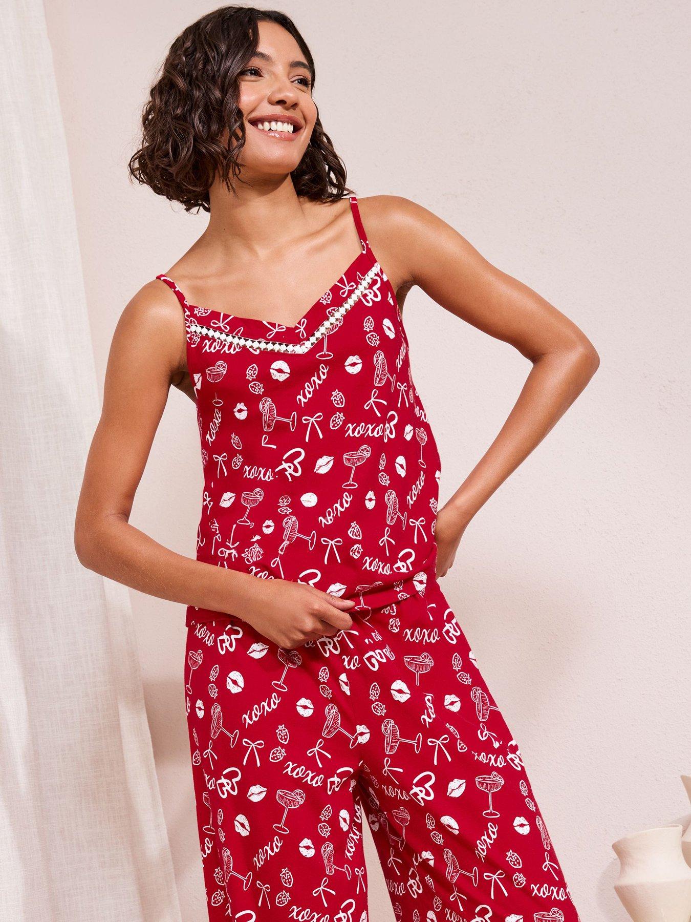 friends-like-these-xoxo-cami-pyjama-set-redoutfit